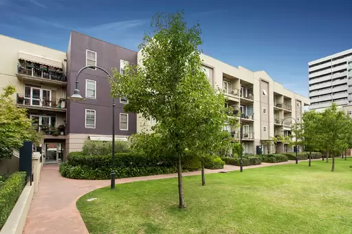 100/120 Sturt Street, Southbank Leased by Harcourts Melbourne City