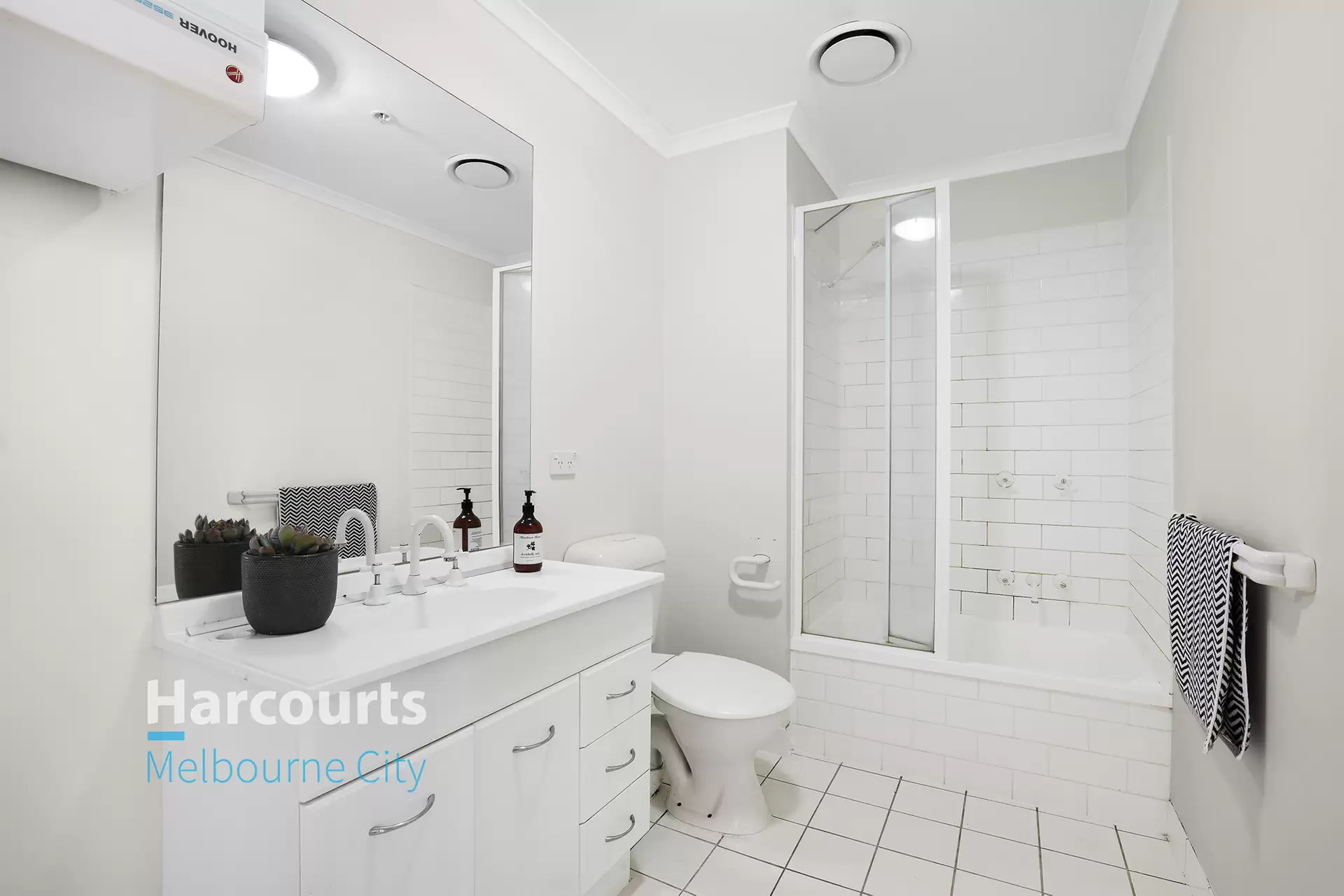 142/79 Whiteman Street, Southbank Leased by Harcourts Melbourne City - image 1