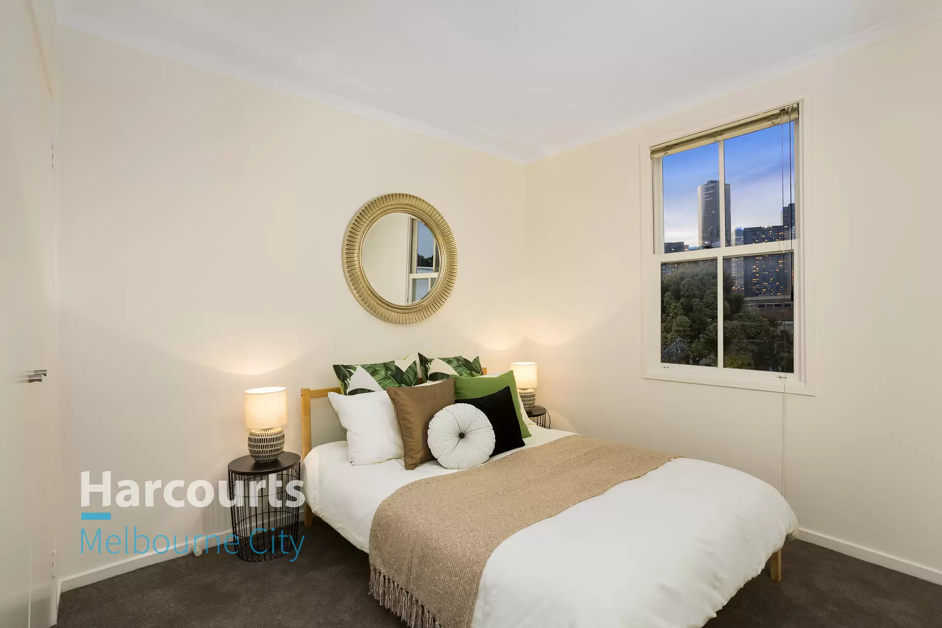 4/66 Coventry Street, Southbank Sold by Harcourts Melbourne City - image 1