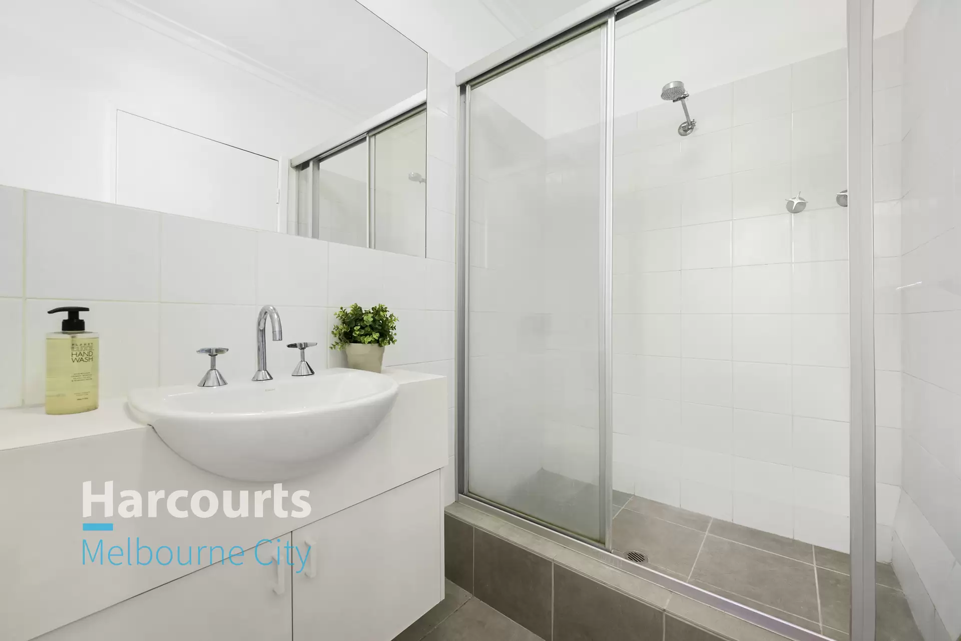 206/25 Hotham Street, East Melbourne Sold by Harcourts Melbourne City - image 1