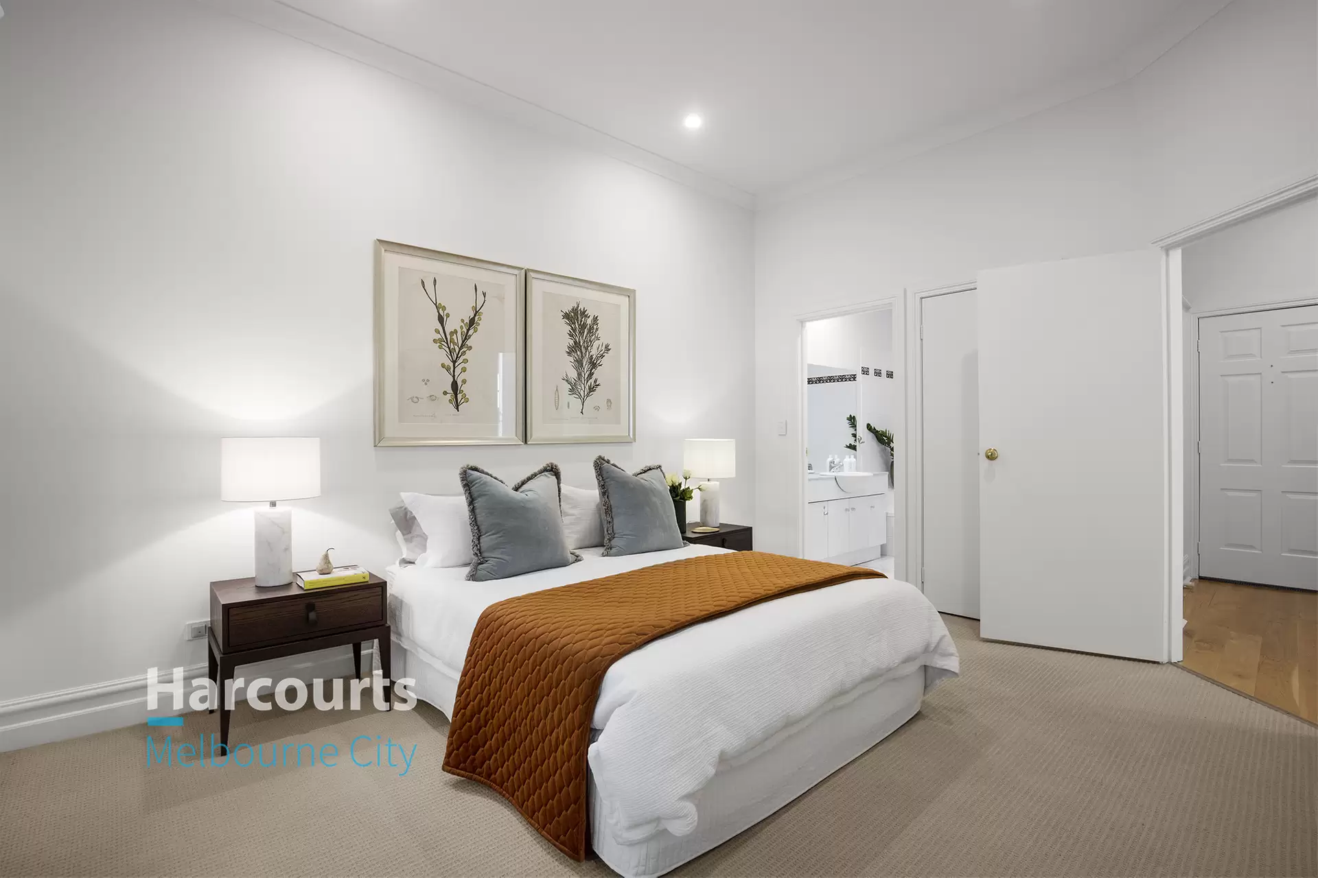 31/30 La Trobe Street, Melbourne Sold by Harcourts Melbourne City - image 1