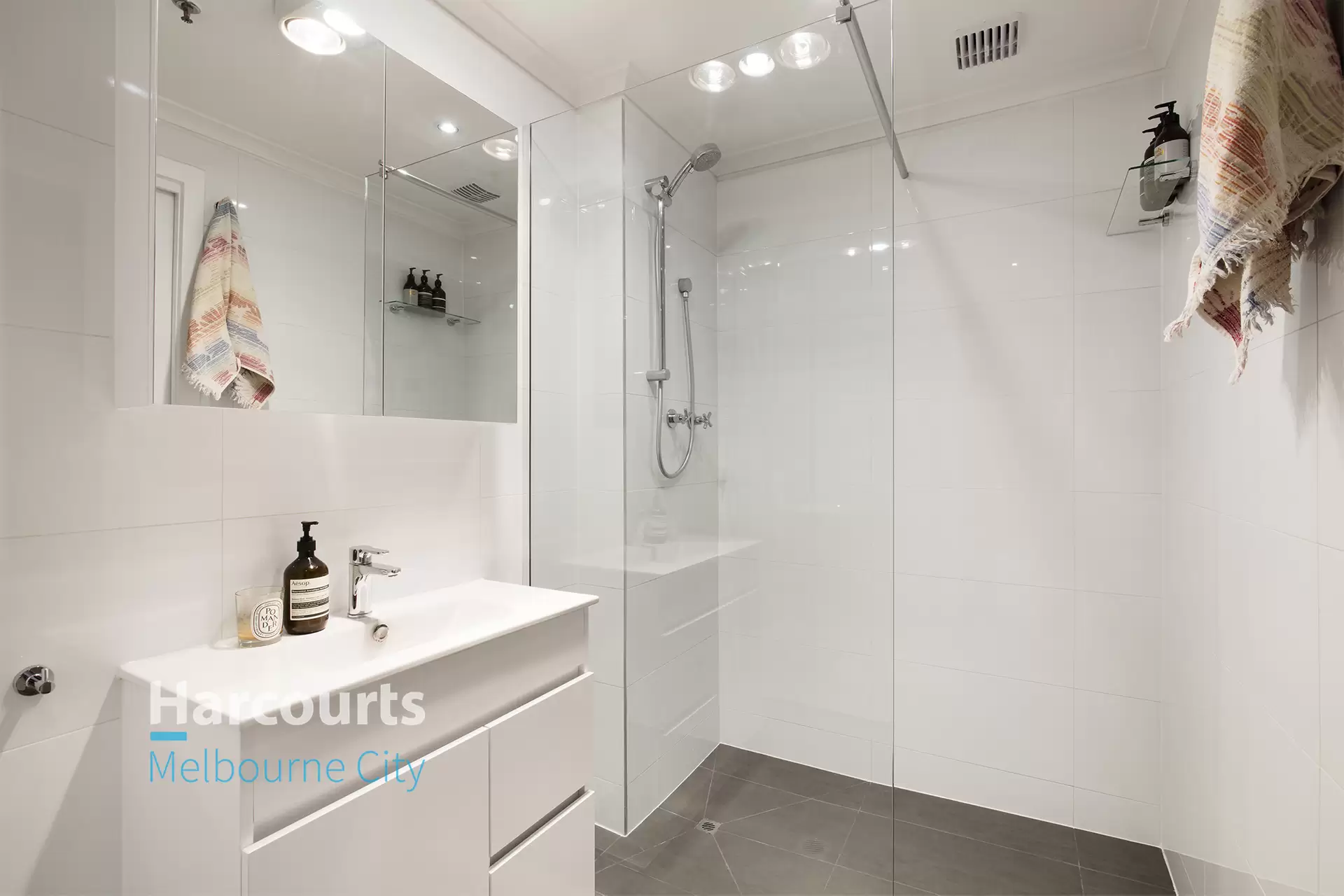 301/390 Little Collins Street, Melbourne Sold by Harcourts Melbourne City - image 1