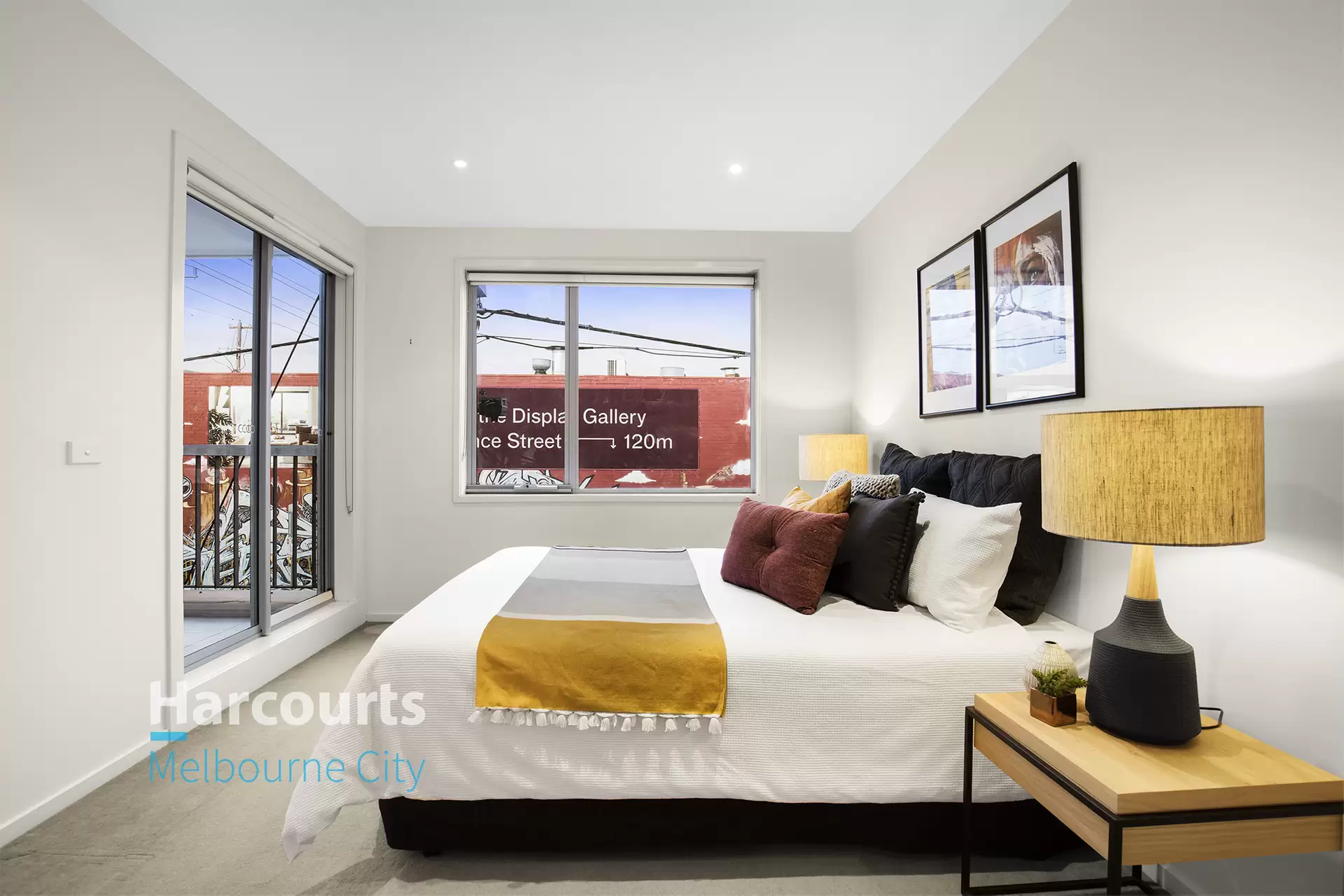 4/208 Albion Street, Brunswick Sold by Harcourts Melbourne City - image 1