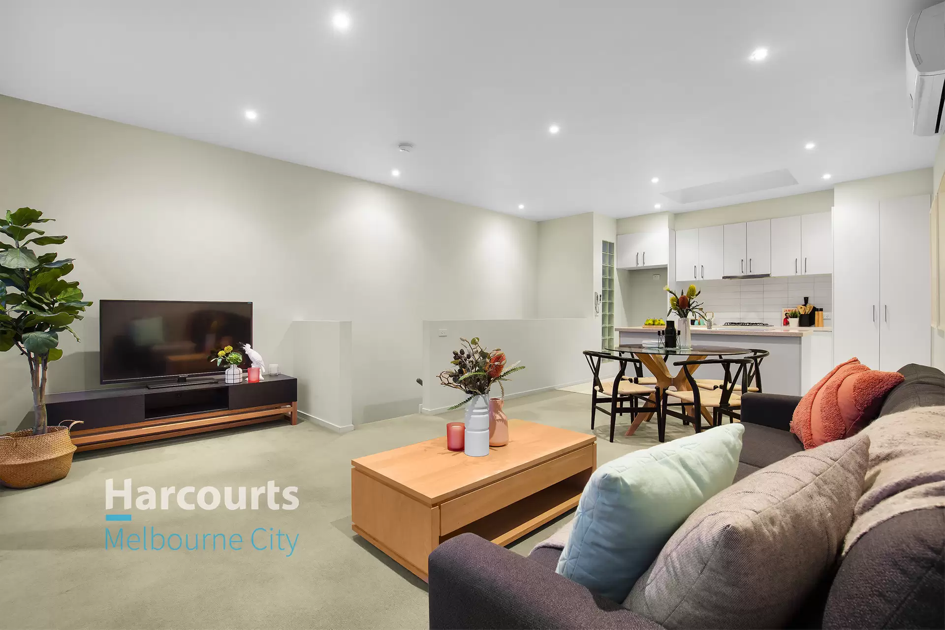 4/208 Albion Street, Brunswick Sold by Harcourts Melbourne City - image 1
