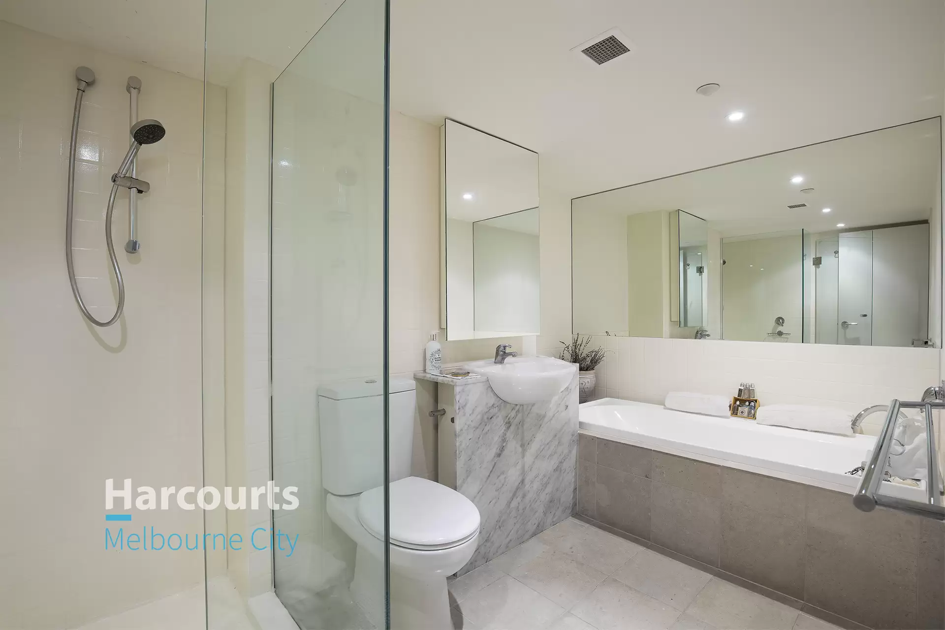 303/118 Russell Street, Melbourne Sold by Harcourts Melbourne City - image 1
