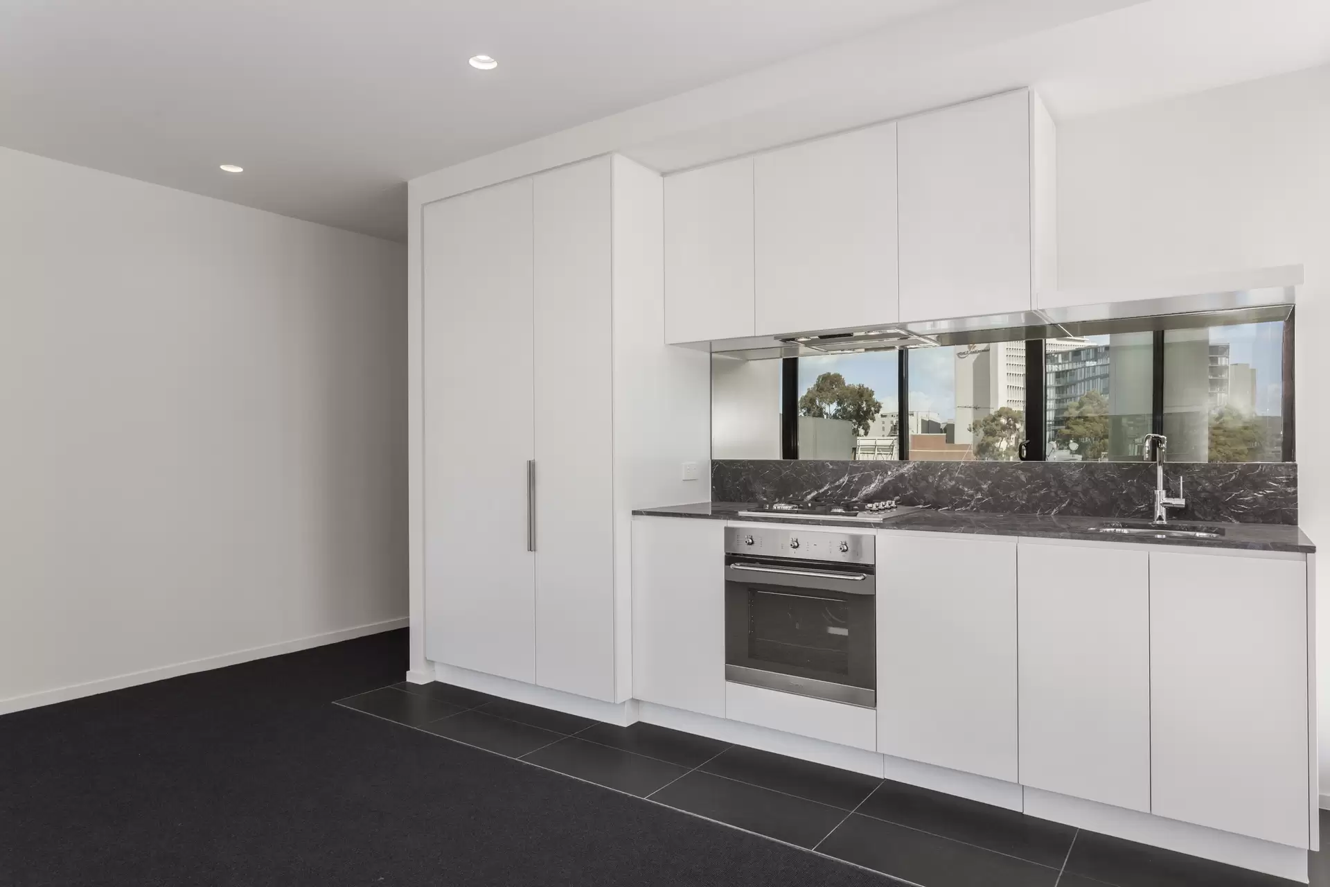 412/52 Park Street, South Melbourne Leased by Harcourts Melbourne City - image 1