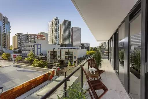 412/52 Park Street, South Melbourne Leased by Harcourts Melbourne City