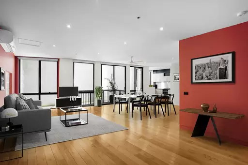 4/9-13 Anthony Street, Melbourne Leased by Harcourts Melbourne City