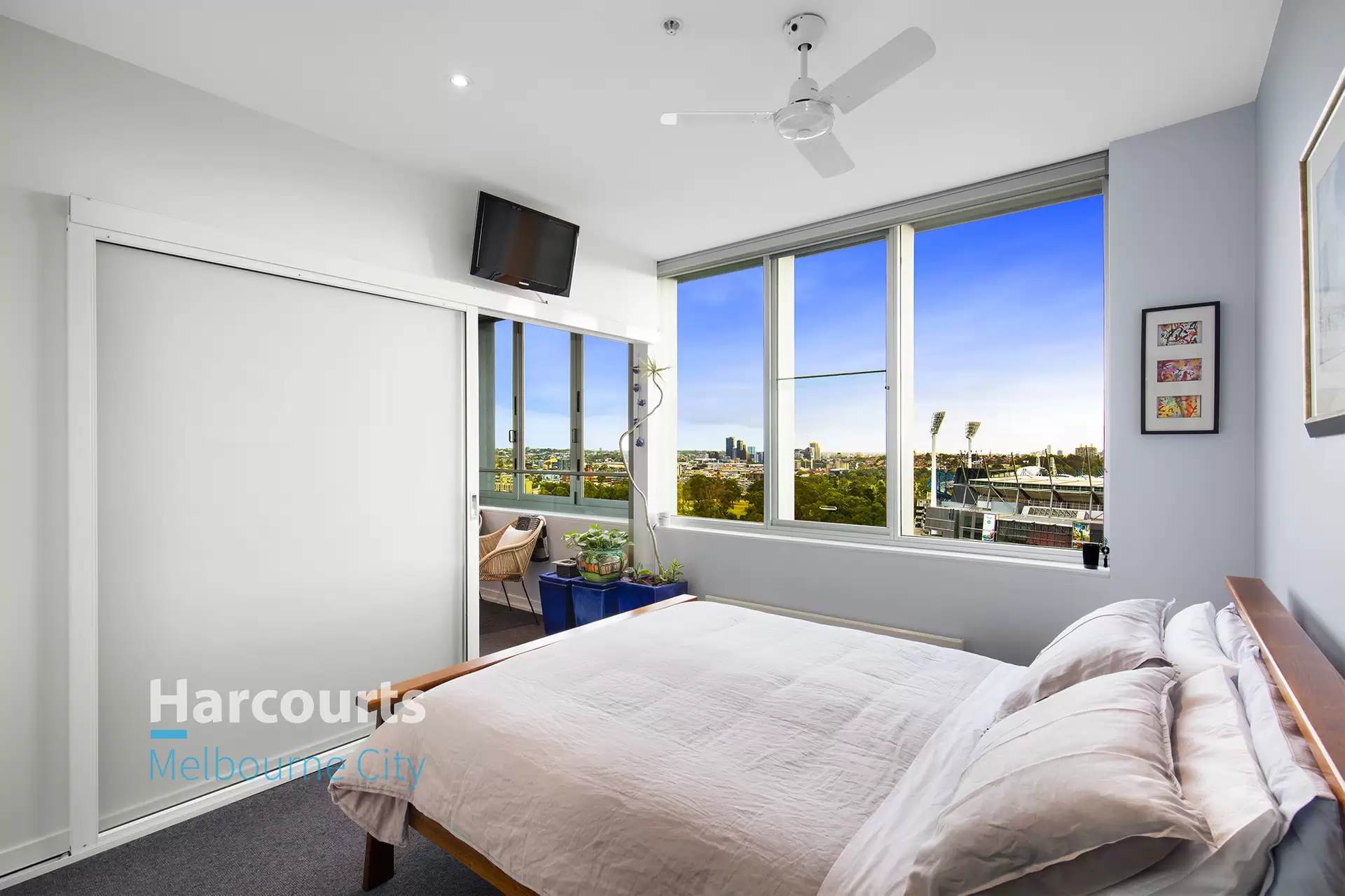 1104/166 Wellington Parade, East Melbourne Sold by Harcourts Melbourne City - image 1