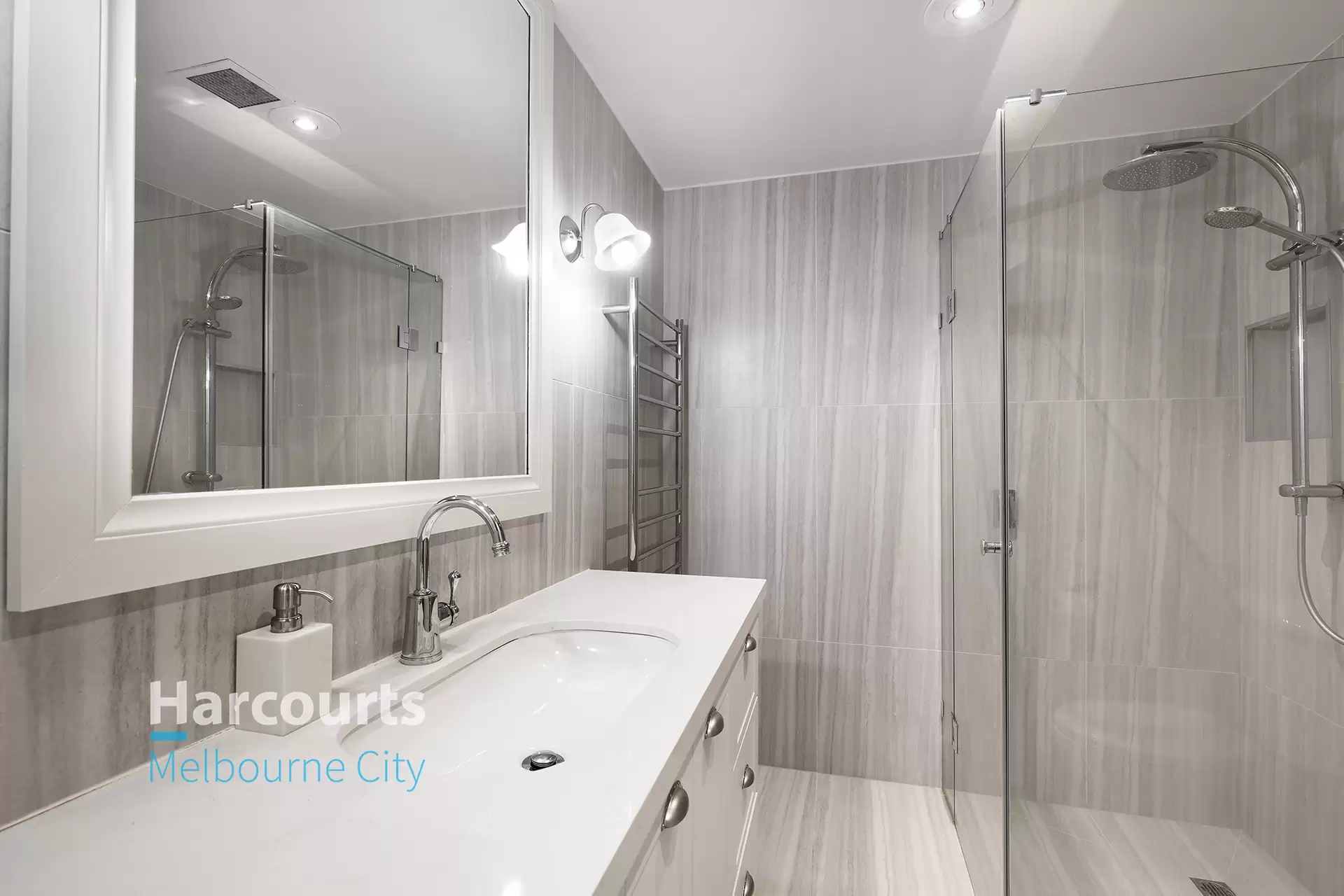 36/211 Wellington Parade South, East Melbourne Sold by Harcourts Melbourne City - image 1