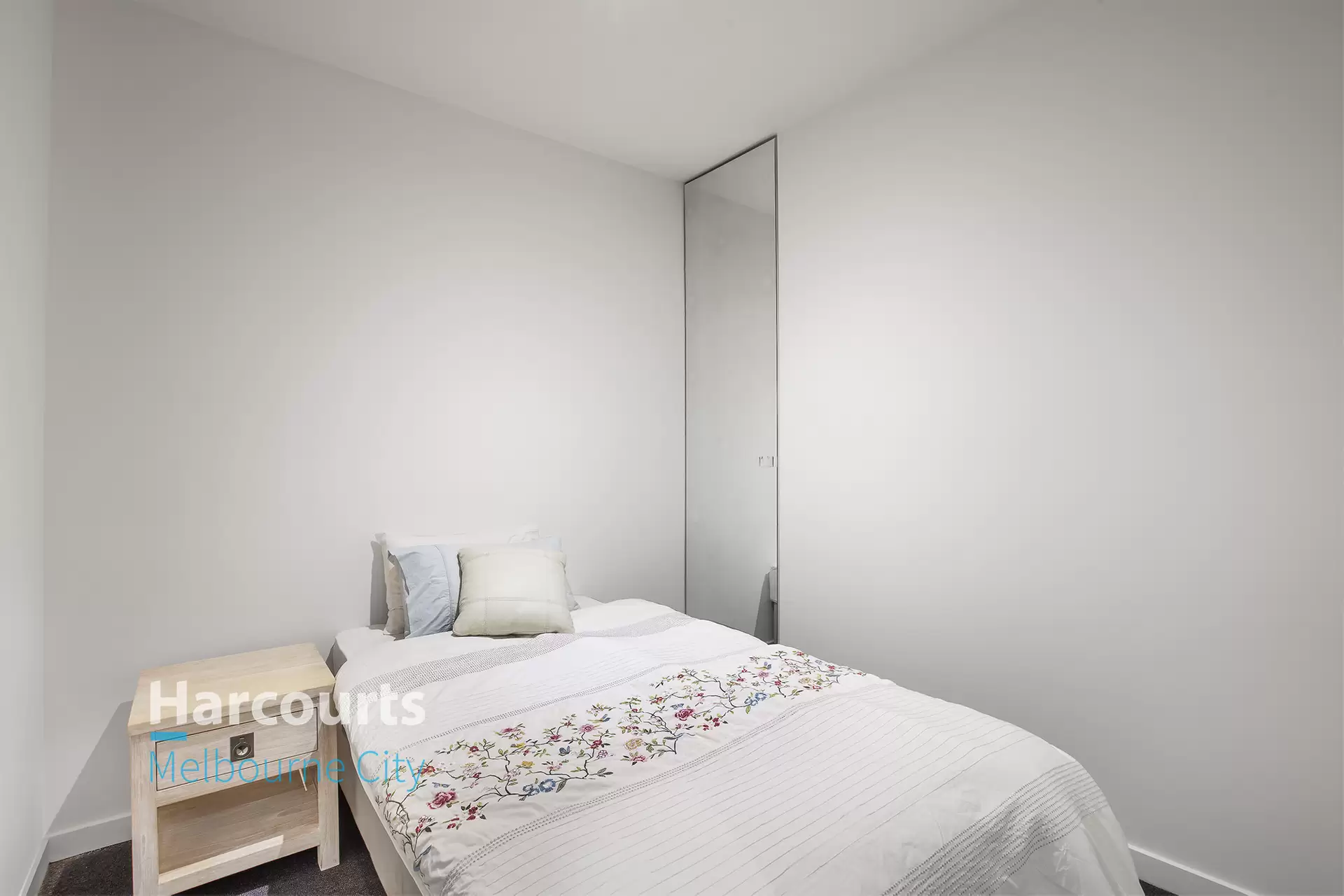 907/166 Wellington Parade, East Melbourne Sold by Harcourts Melbourne City - image 1