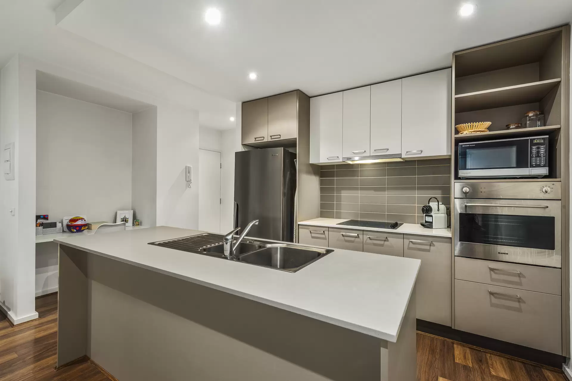 105/493 Victoria Street, West Melbourne Leased by Harcourts Melbourne City - image 1