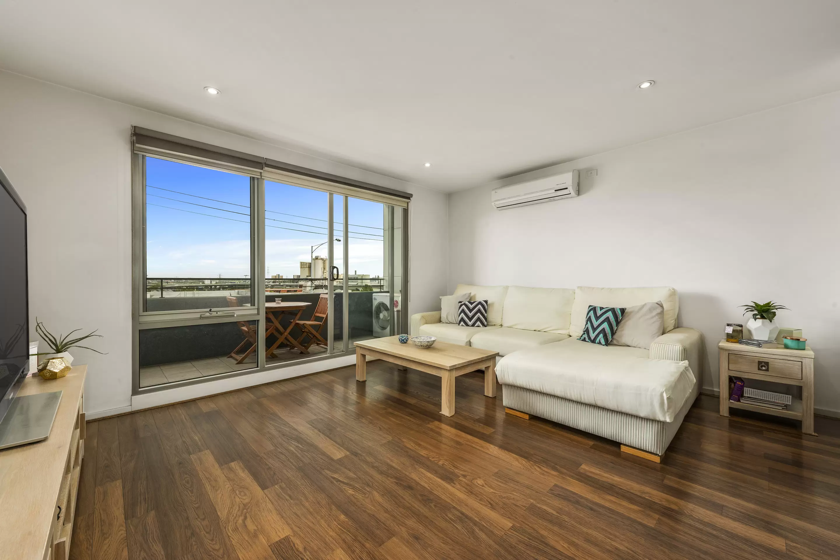 105/493 Victoria Street, West Melbourne Leased by Harcourts Melbourne City - image 1