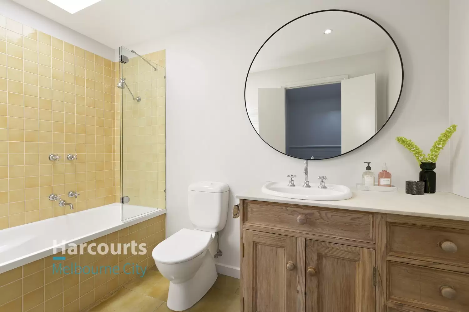 74 Page Street, Albert Park Leased by Harcourts Melbourne City - image 7