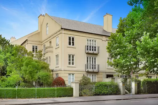 38/201 Wellington Parade South, East Melbourne Leased by Harcourts Melbourne City