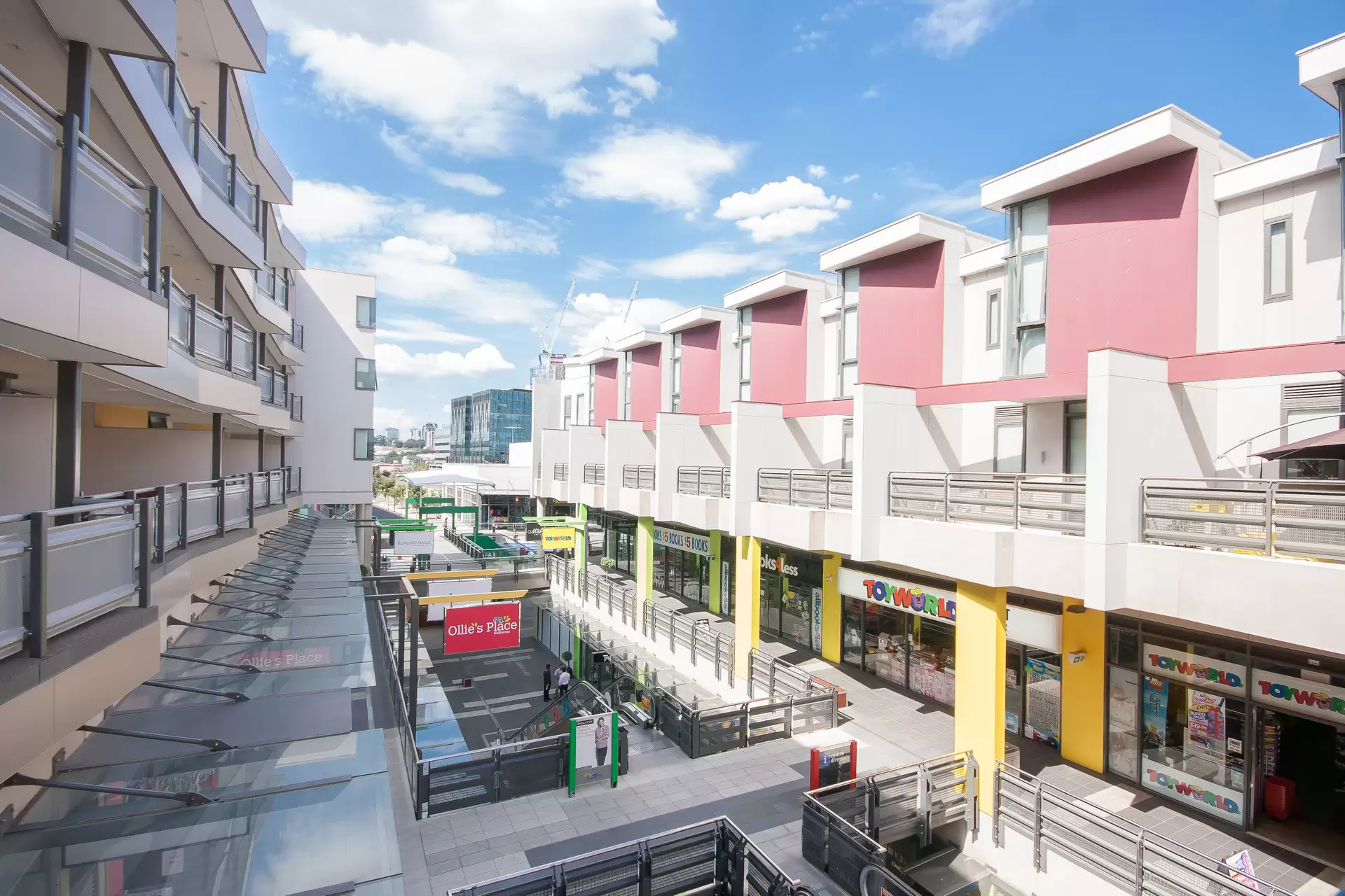 230/117 Studio Lane, Docklands Leased by Harcourts Melbourne City - image 1
