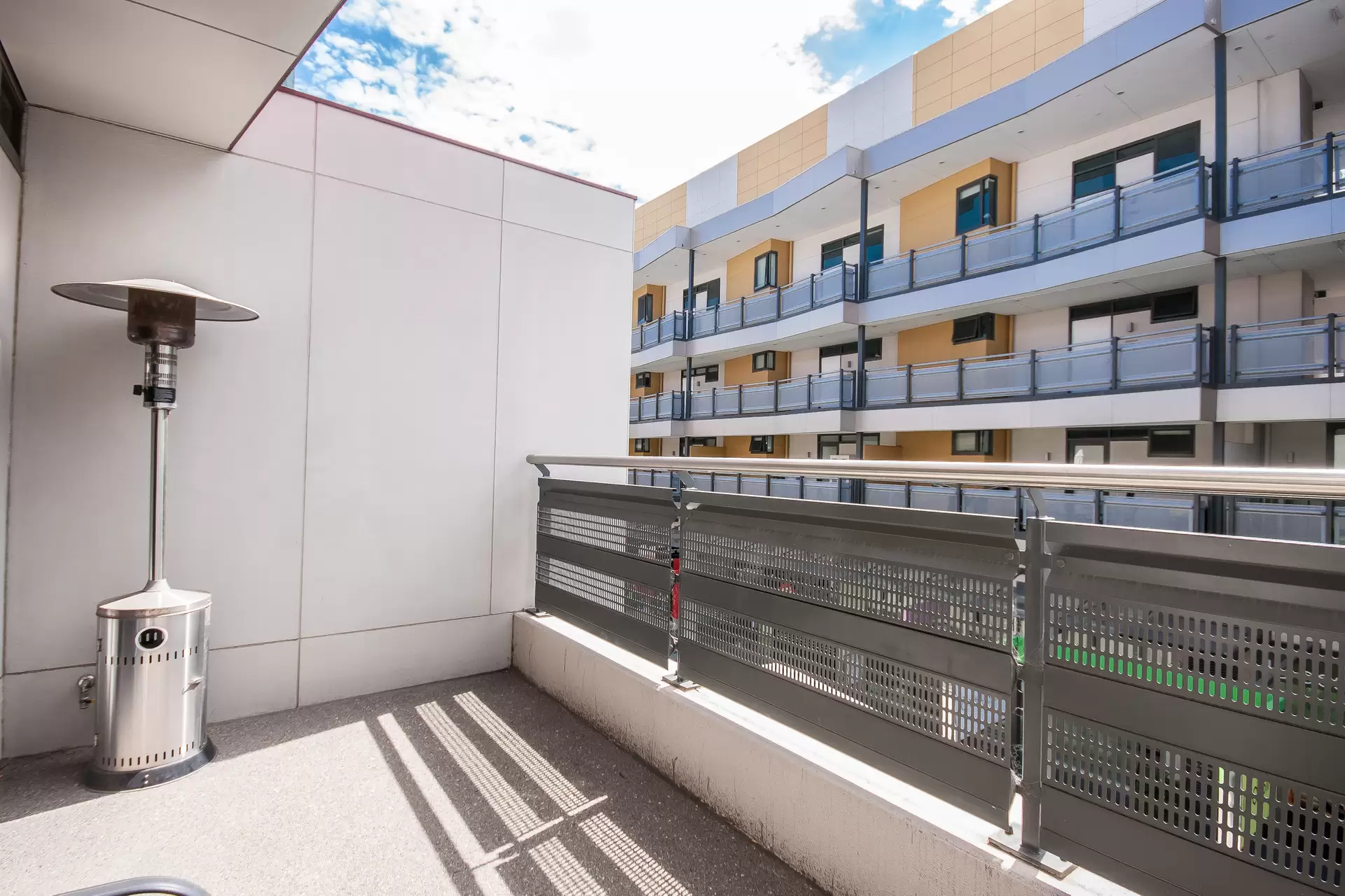 230/117 Studio Lane, Docklands Leased by Harcourts Melbourne City - image 1