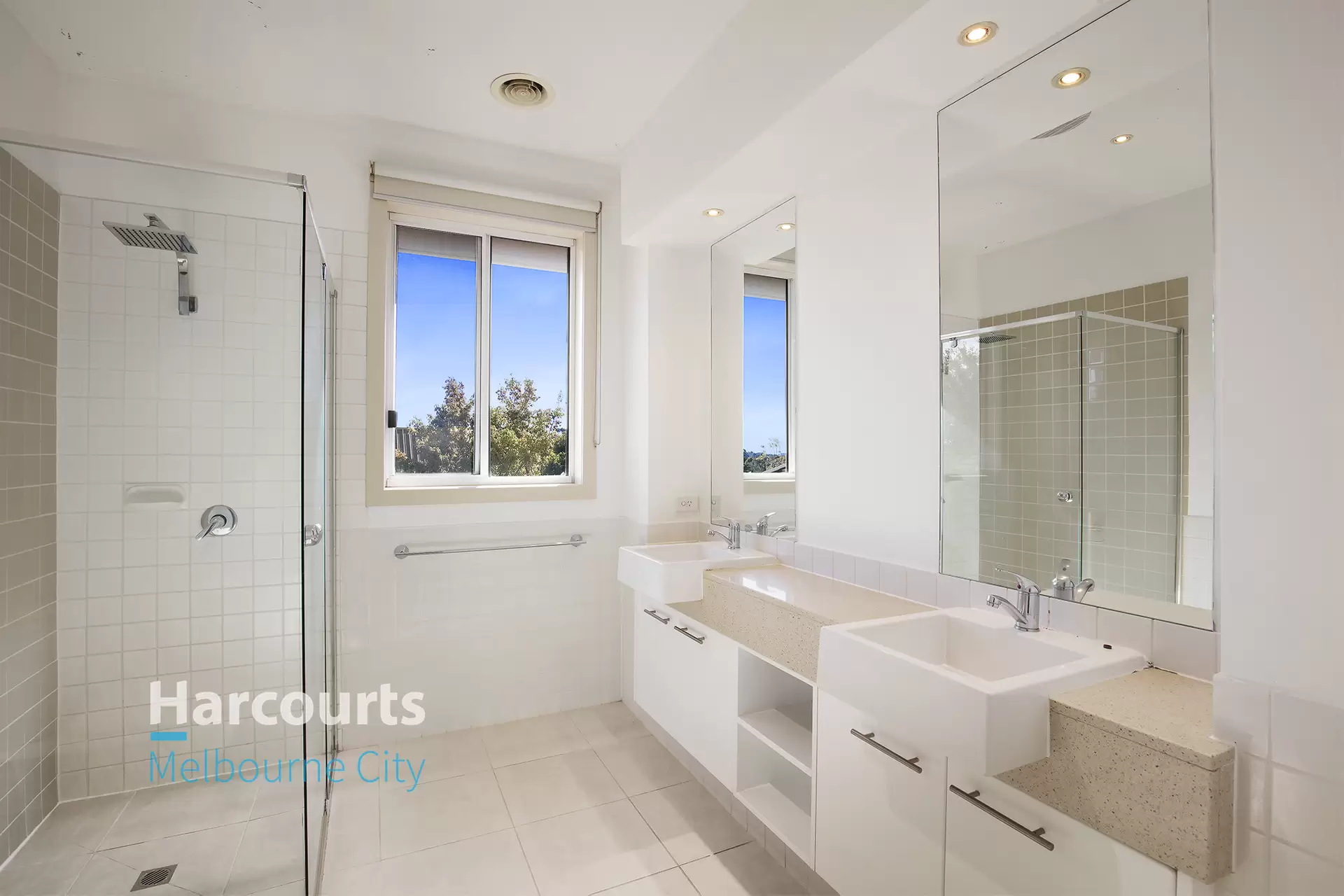 3 Mueller Close, Burwood Leased by Harcourts Melbourne City - image 1
