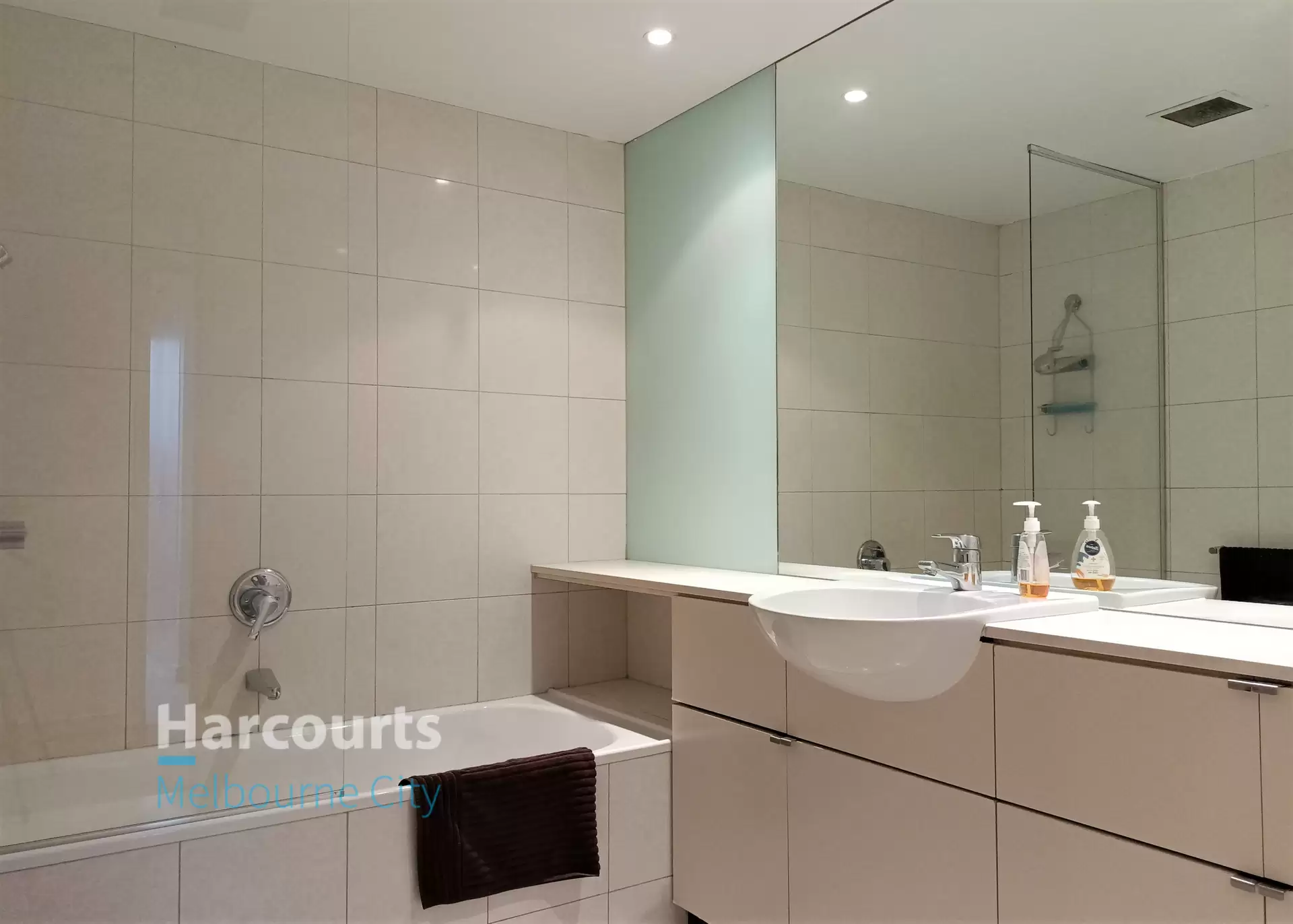 713/80 Clarendon Street, Southbank Leased by Harcourts Melbourne City - image 1
