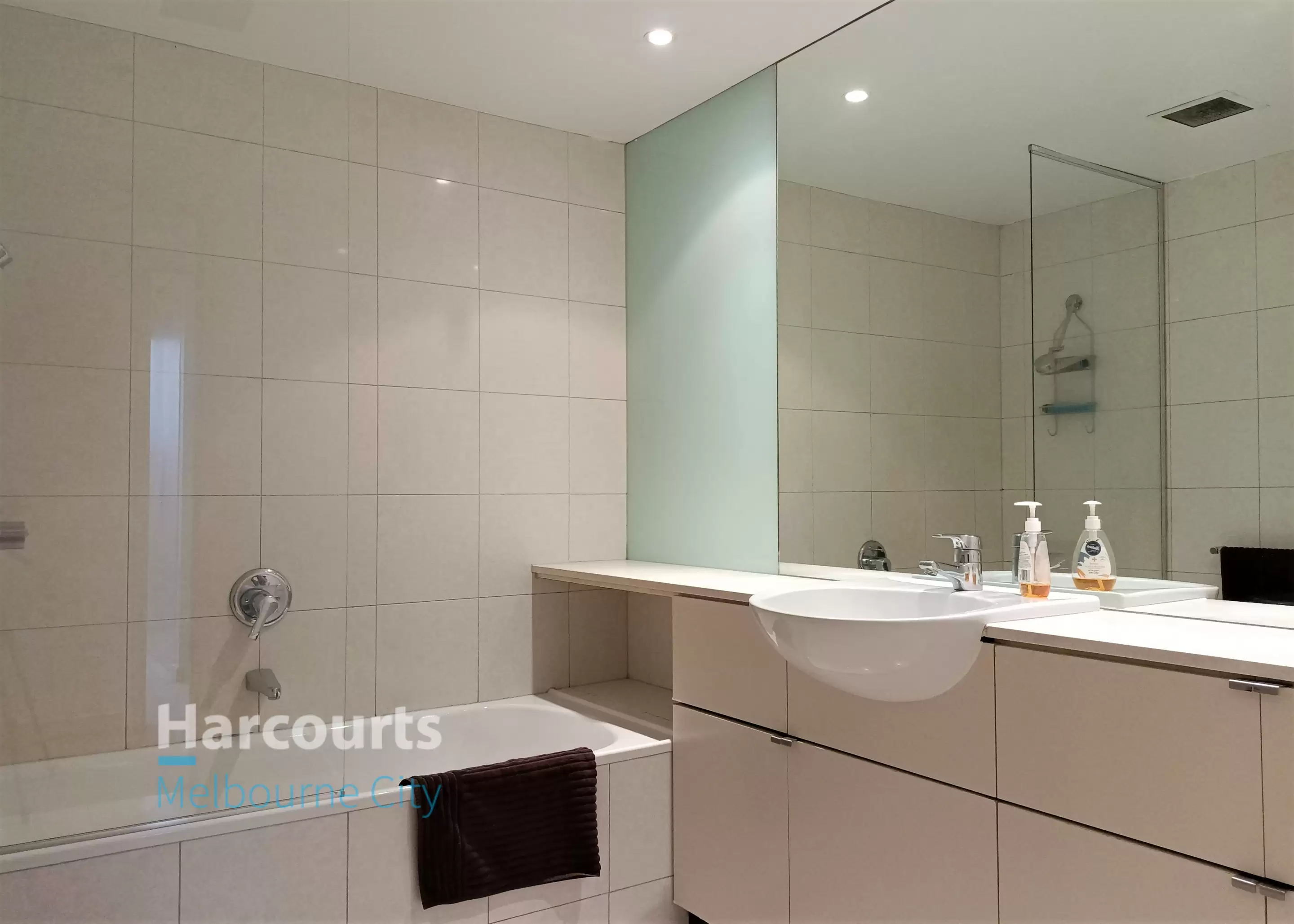 713/80 Clarendon Street, Southbank Leased by Harcourts Melbourne City - image 9
