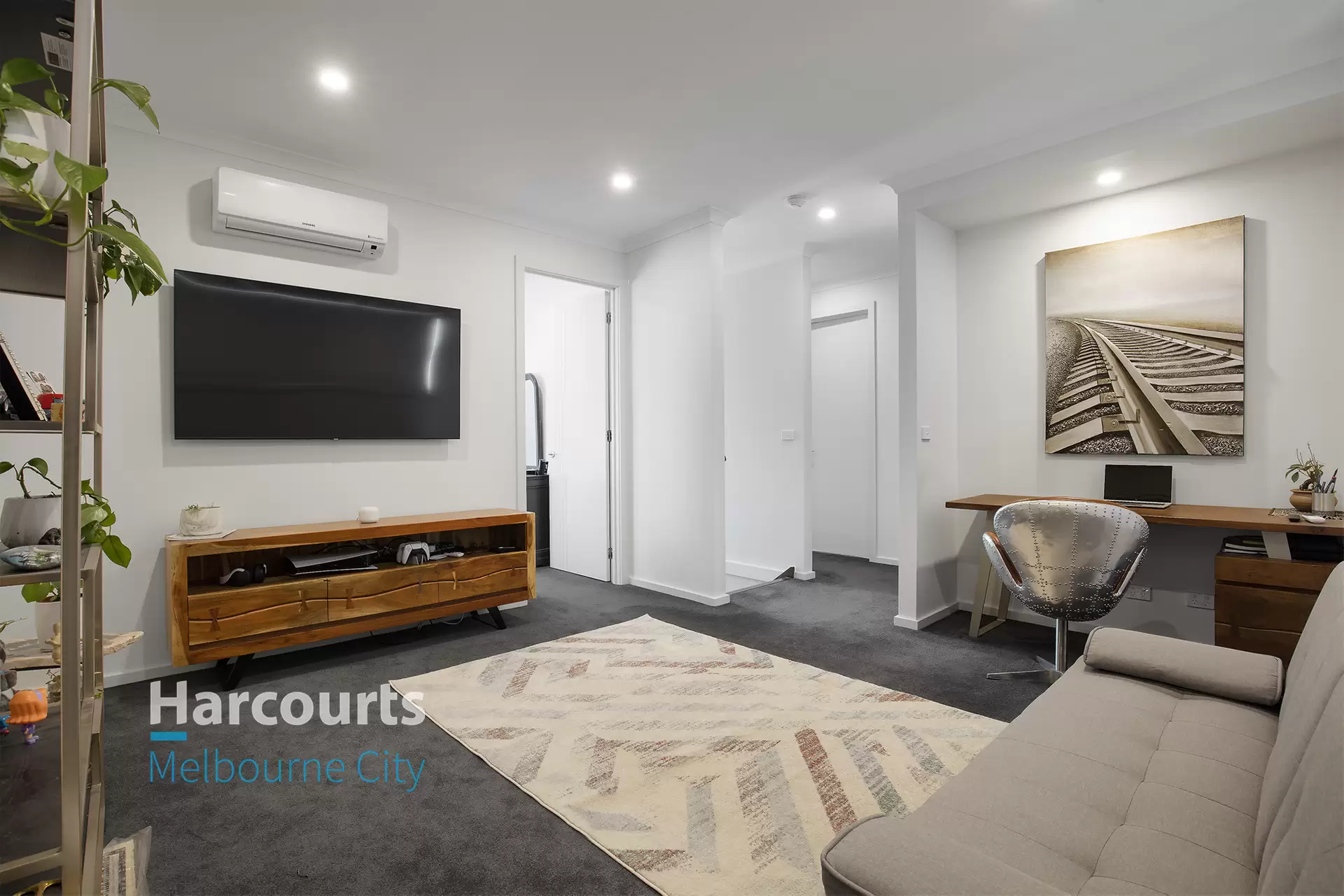 3/36 Ivanhoe Street, Glen Waverley Leased by Harcourts Melbourne City - image 1