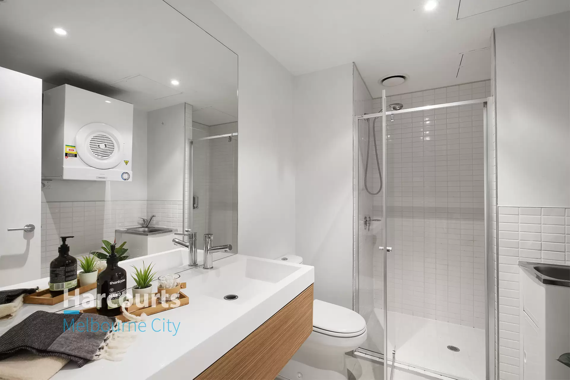 107/565 Flinders Street, Melbourne Leased by Harcourts Melbourne City - image 1