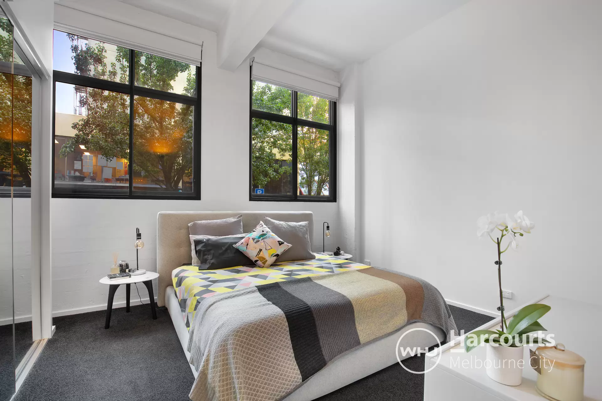5/300 King Street, Melbourne Sold by Harcourts Melbourne City - image 1
