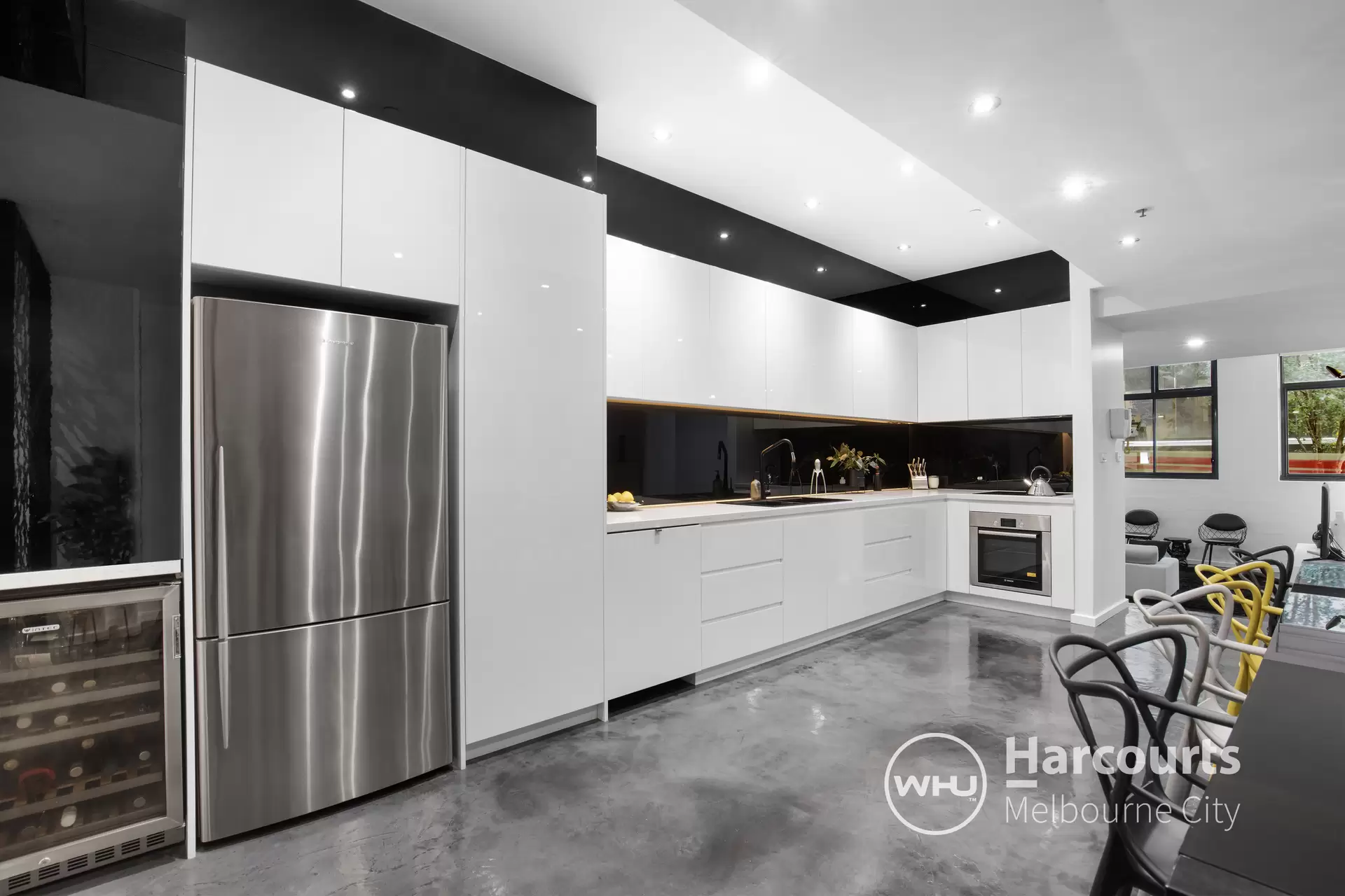 5/300 King Street, Melbourne Sold by Harcourts Melbourne City - image 1