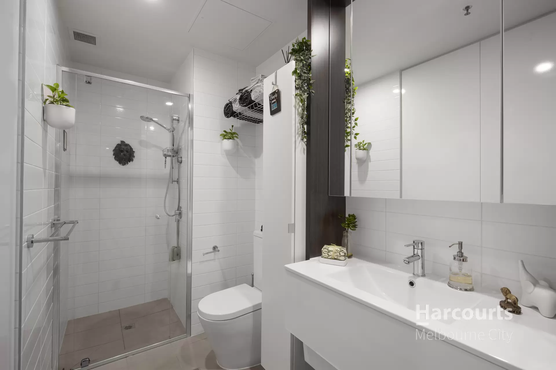 204/7 Belford Street, St Kilda Sold by Harcourts Melbourne City - image 1