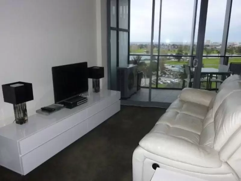 718/55 Queens Road, Melbourne Leased by Harcourts Melbourne City - image 3