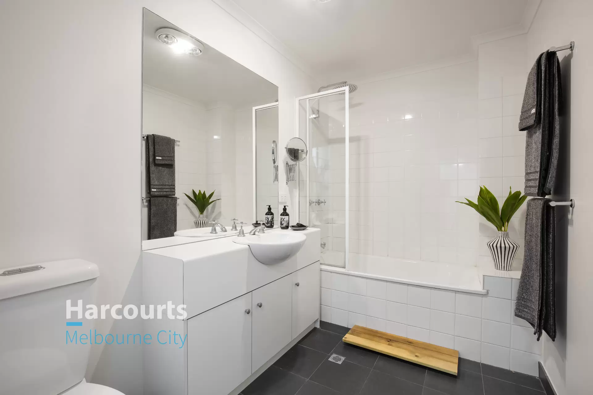 6/18 Ireland Street, West Melbourne Leased by Harcourts Melbourne City - image 1
