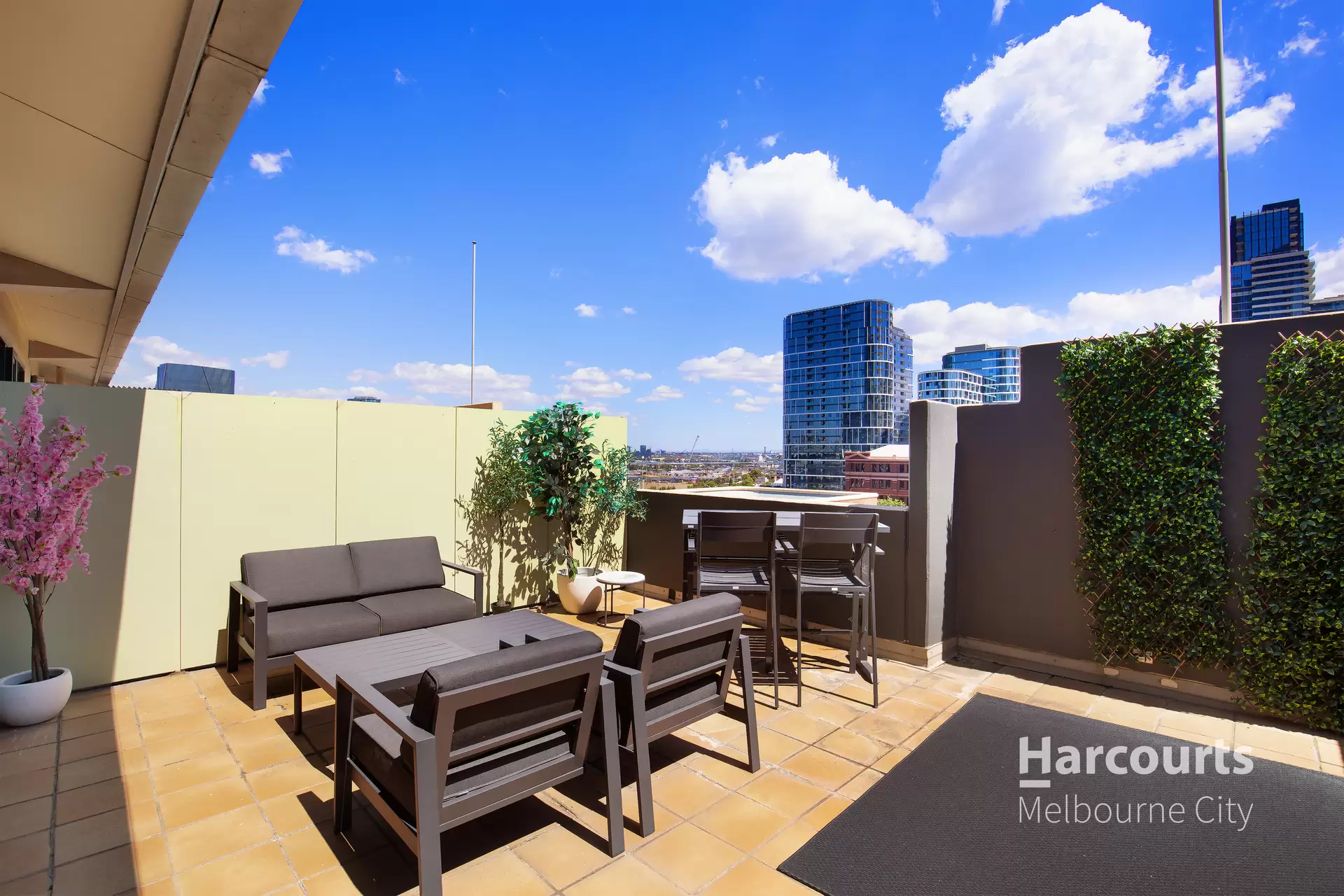 1006/585 La Trobe Street, Melbourne Leased by Harcourts Melbourne City - image 1