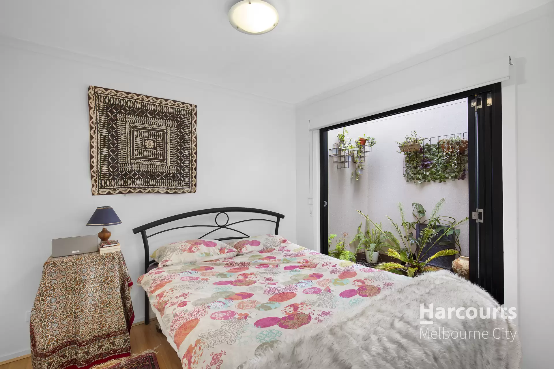 6/18 Ireland Street, West Melbourne Leased by Harcourts Melbourne City - image 1