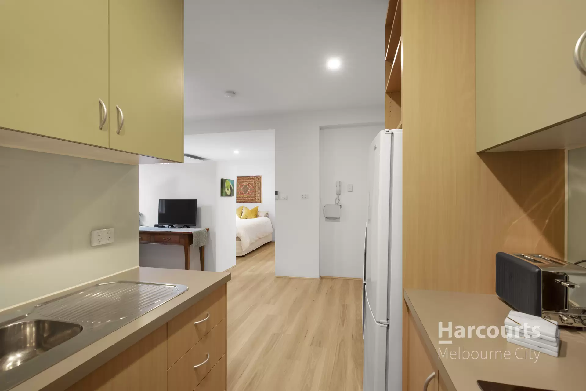 5/650 Elizabeth Street, Melbourne Leased by Harcourts Melbourne City - image 1