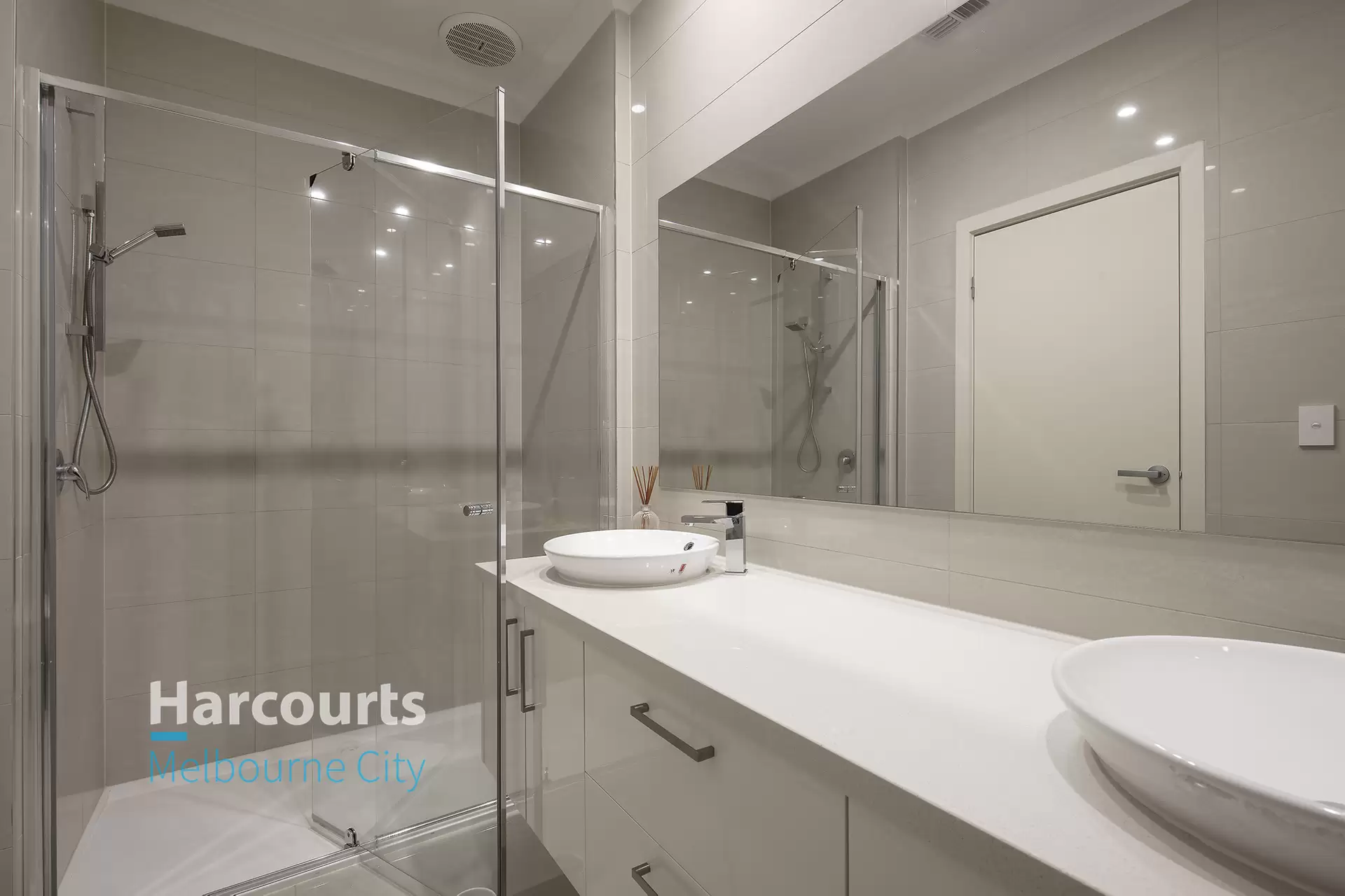 1/214A Wattle Valley Road, Camberwell Leased by Harcourts Melbourne City - image 1