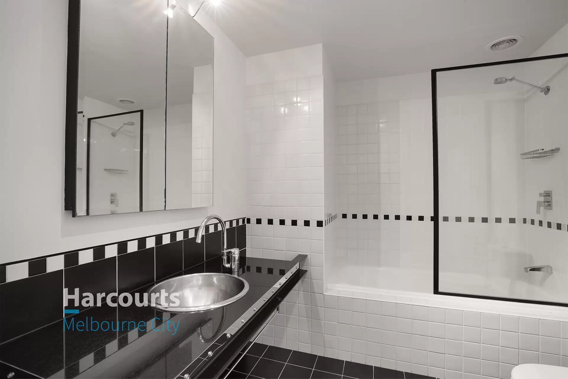 4/94 Dudley Street, West Melbourne Leased by Harcourts Melbourne City - image 1