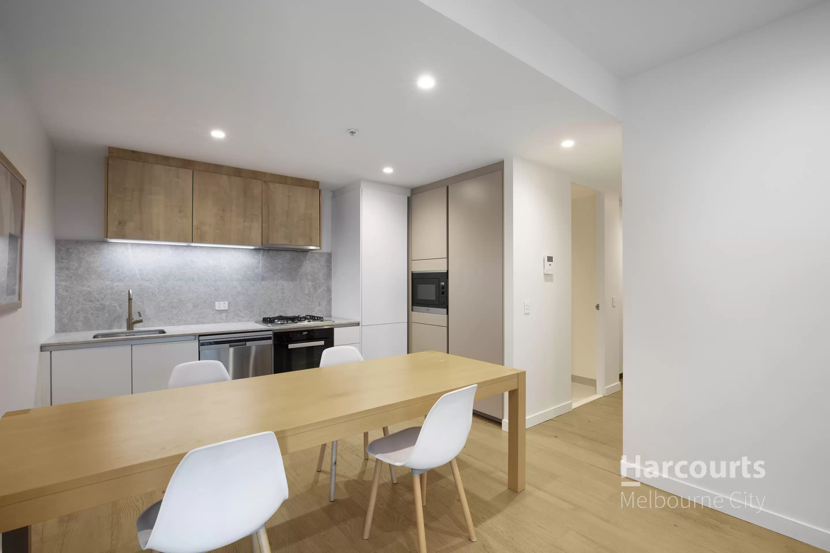 3309/23 MacKenzie Street, Melbourne Leased by Harcourts Melbourne City - image 3
