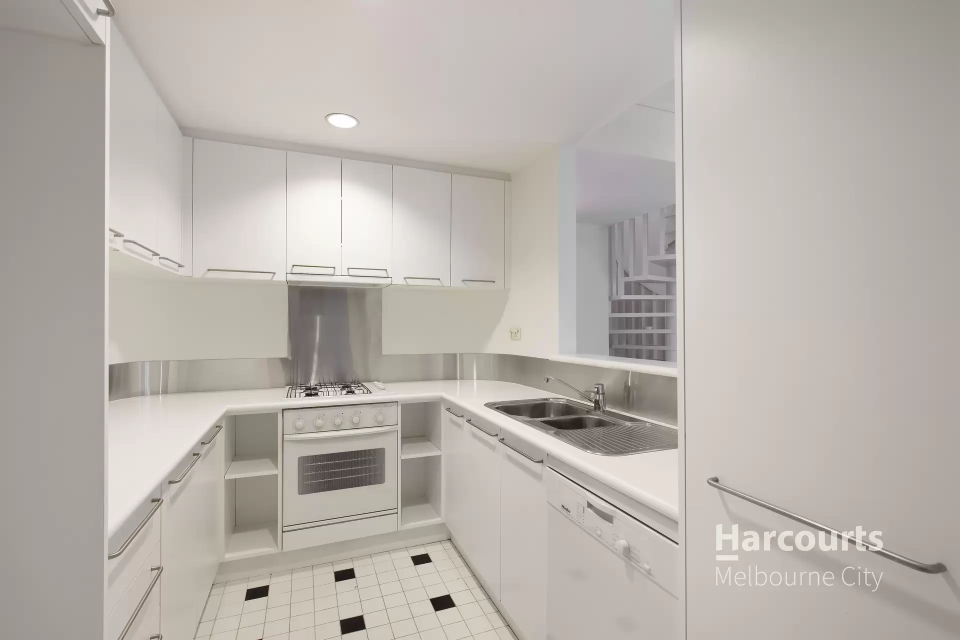 21/8 Wellington Crescent, East Melbourne Leased by Harcourts Melbourne City - image 1