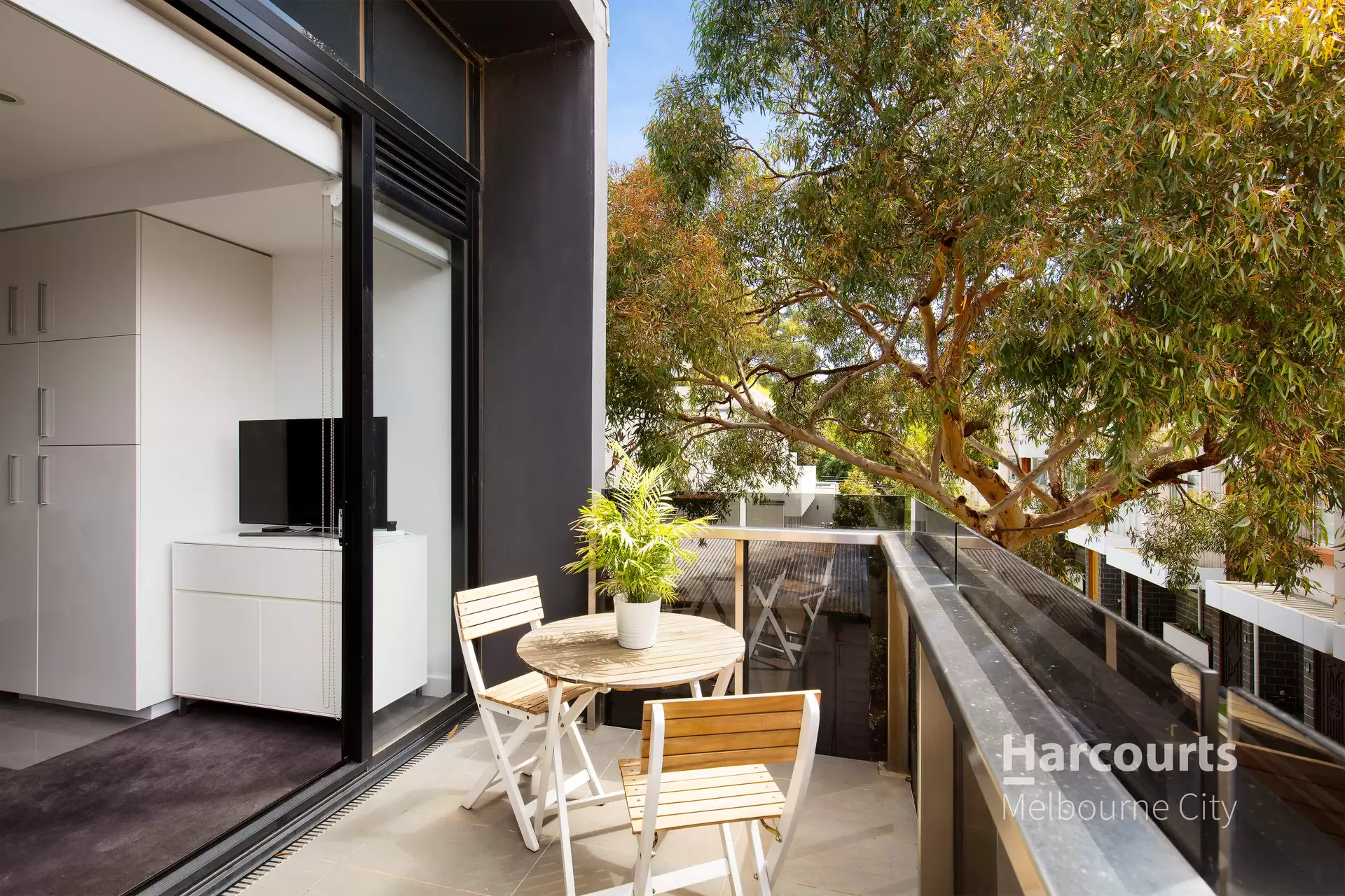 201/81 Riversdale Road, Hawthorn Leased by Harcourts Melbourne City - image 1