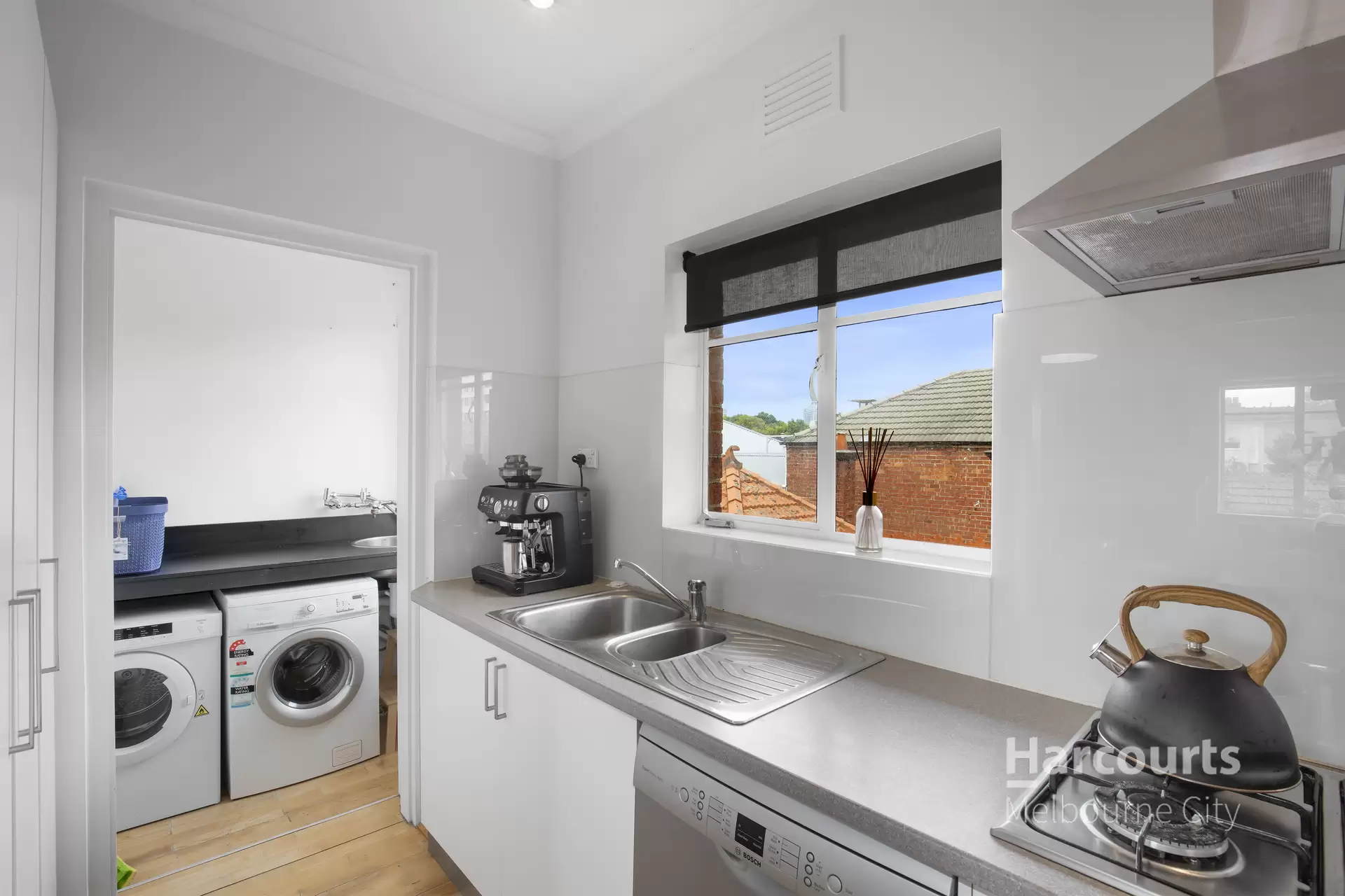 9/98 Park Street, St Kilda West Leased by Harcourts Melbourne City - image 1