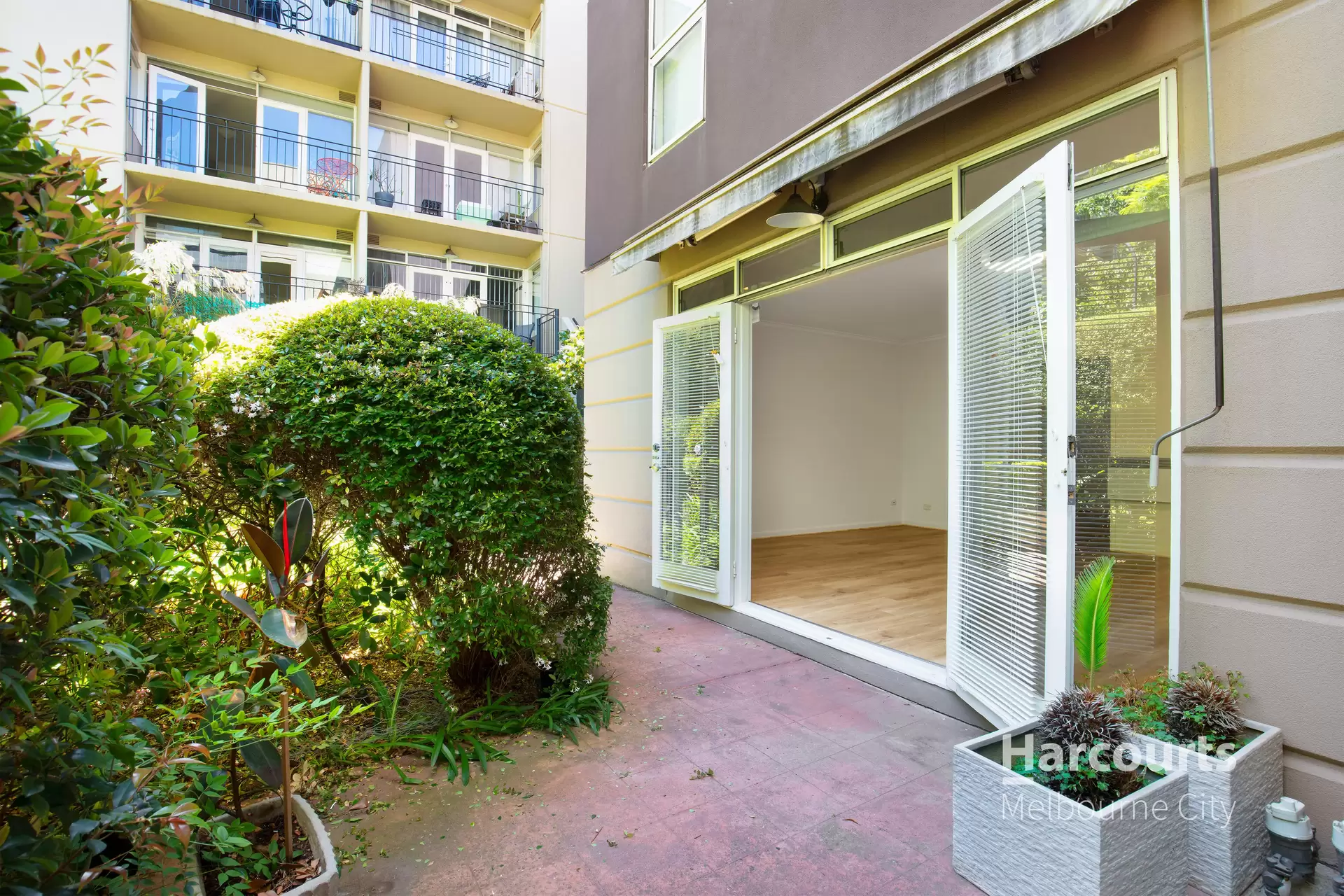 1/120 Sturt Street, Southbank Leased by Harcourts Melbourne City - image 1