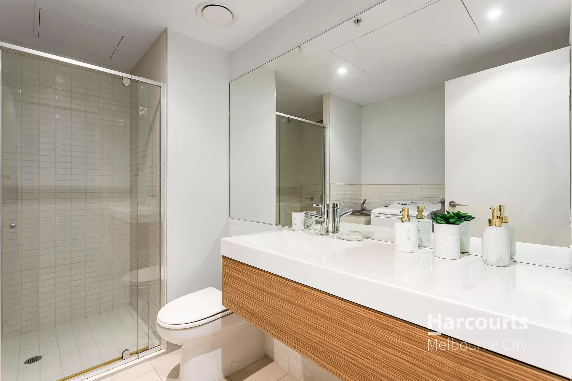 1013/555 Flinders Street, Melbourne Leased by Harcourts Melbourne City - image 1
