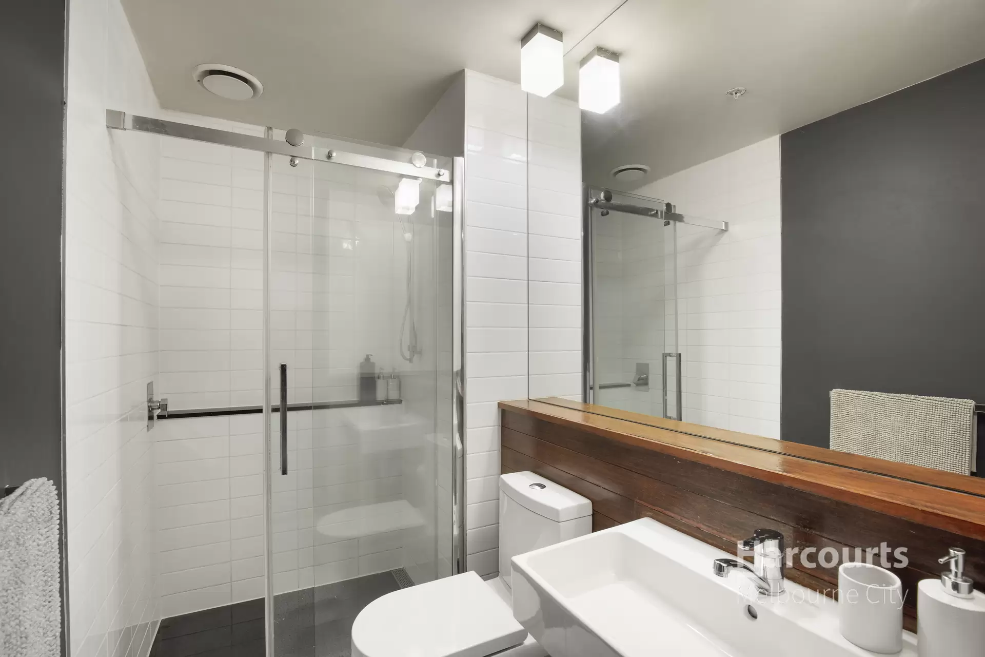 103/18 Russell Place, Melbourne Leased by Harcourts Melbourne City - image 1