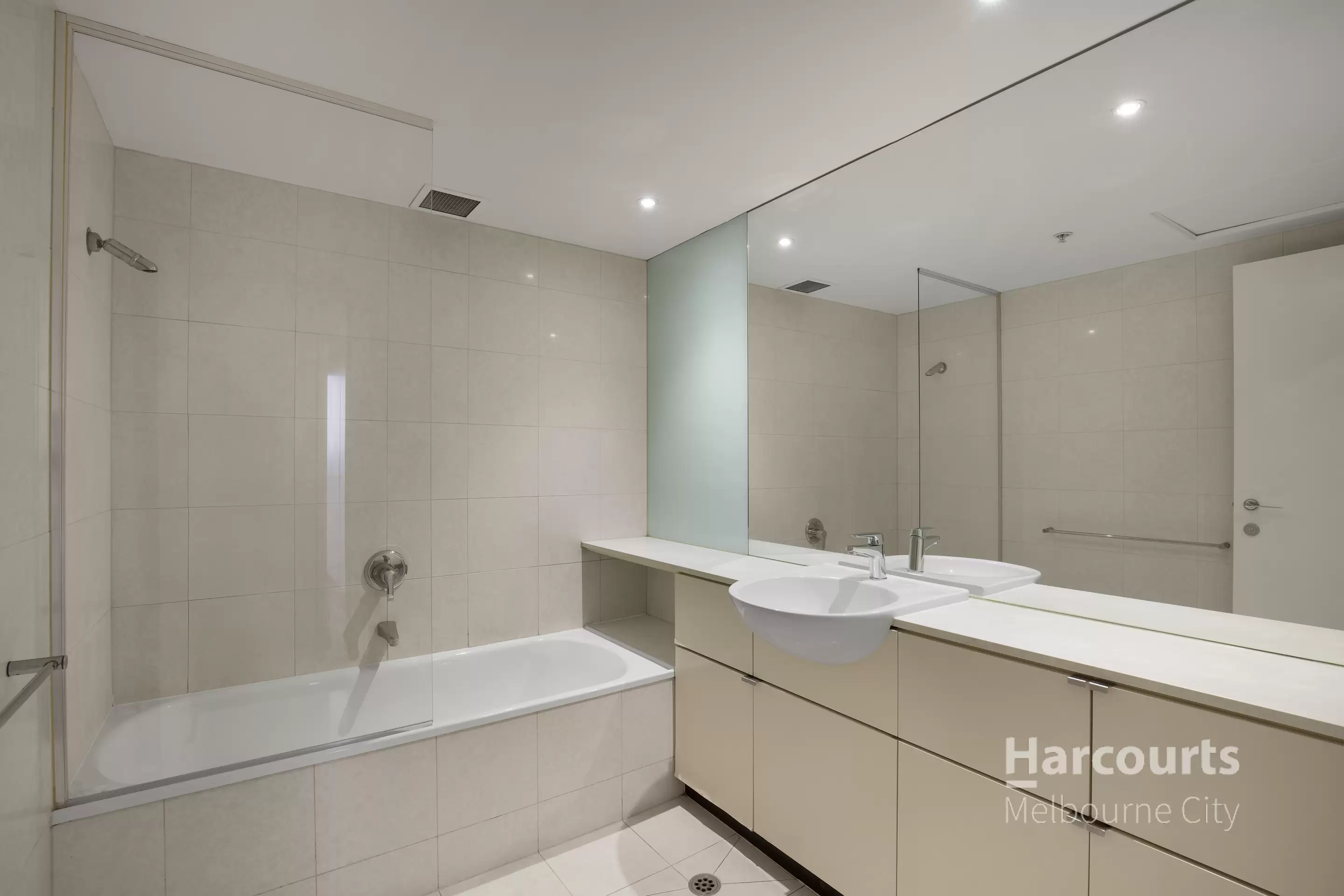 1013/80 Clarendon Street, Southbank Leased by Harcourts Melbourne City - image 4