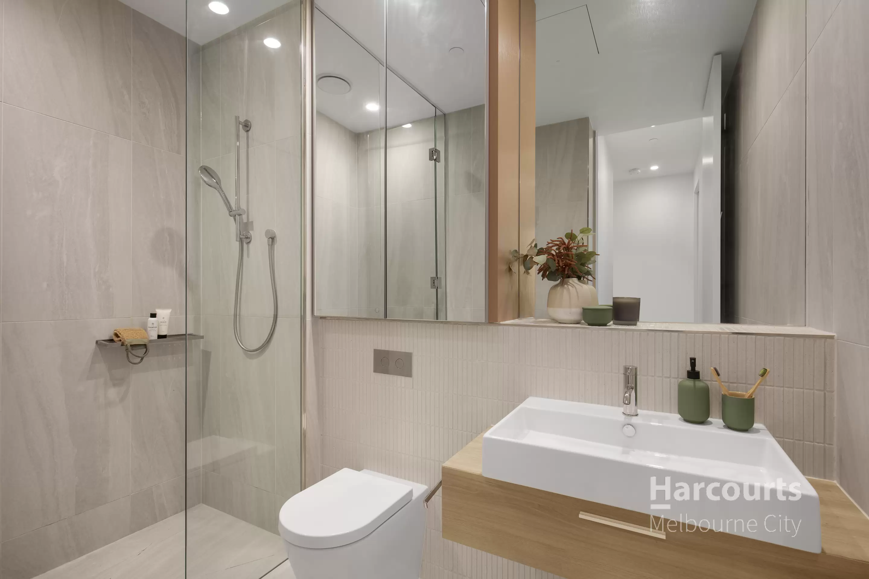 7005/160 Victoria Street, Carlton Sold by Harcourts Melbourne City - image 7