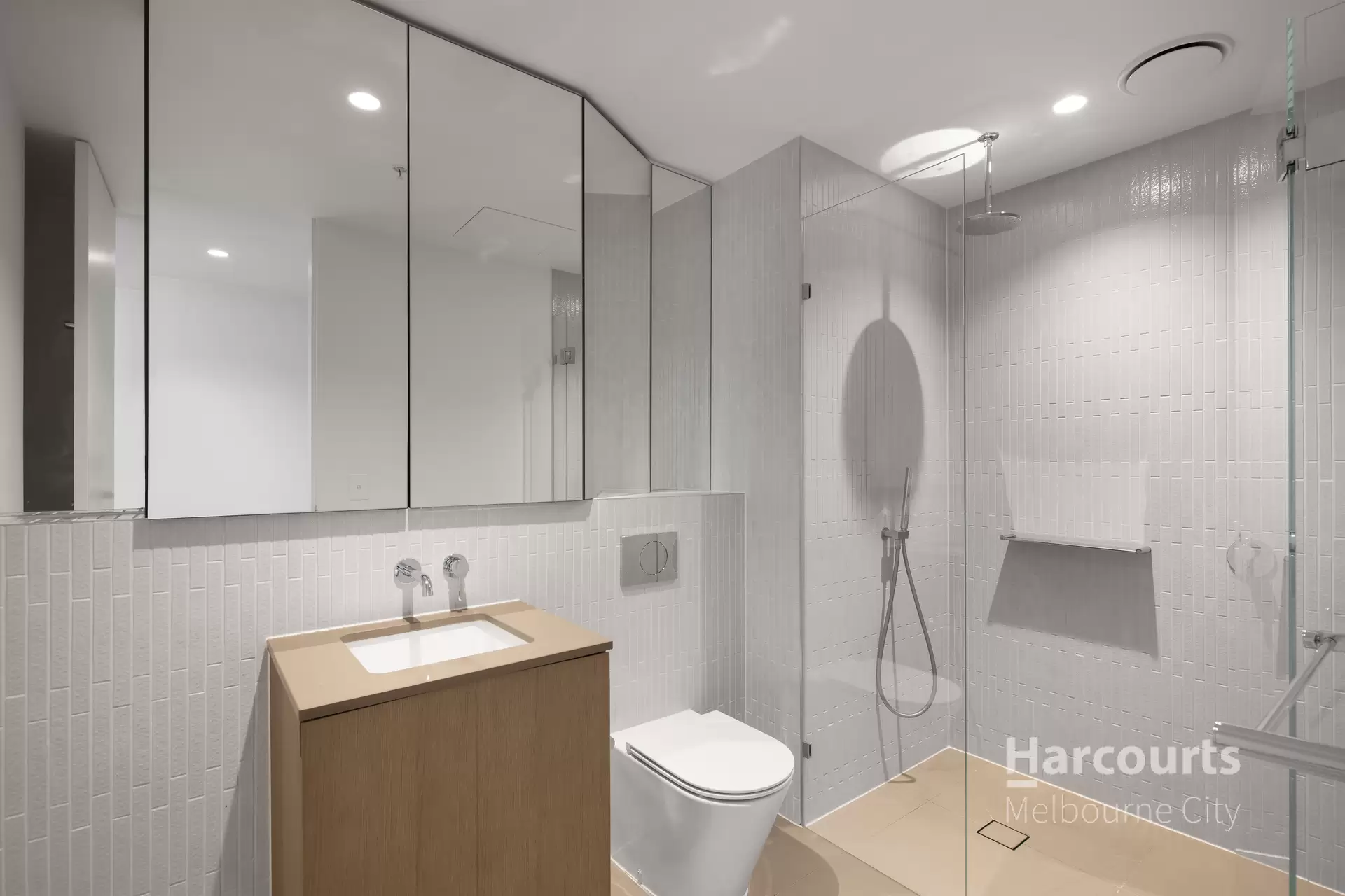 4903E/18 Hoff Boulevard, Southbank Leased by Harcourts Melbourne City - image 1