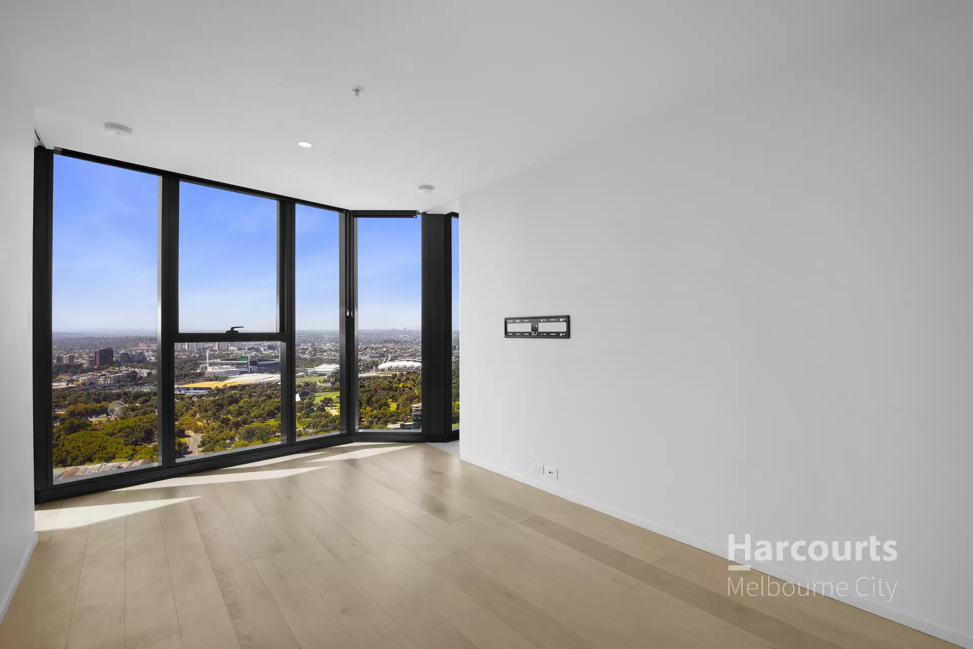 4903E/18 Hoff Boulevard, Southbank Leased by Harcourts Melbourne City - image 1
