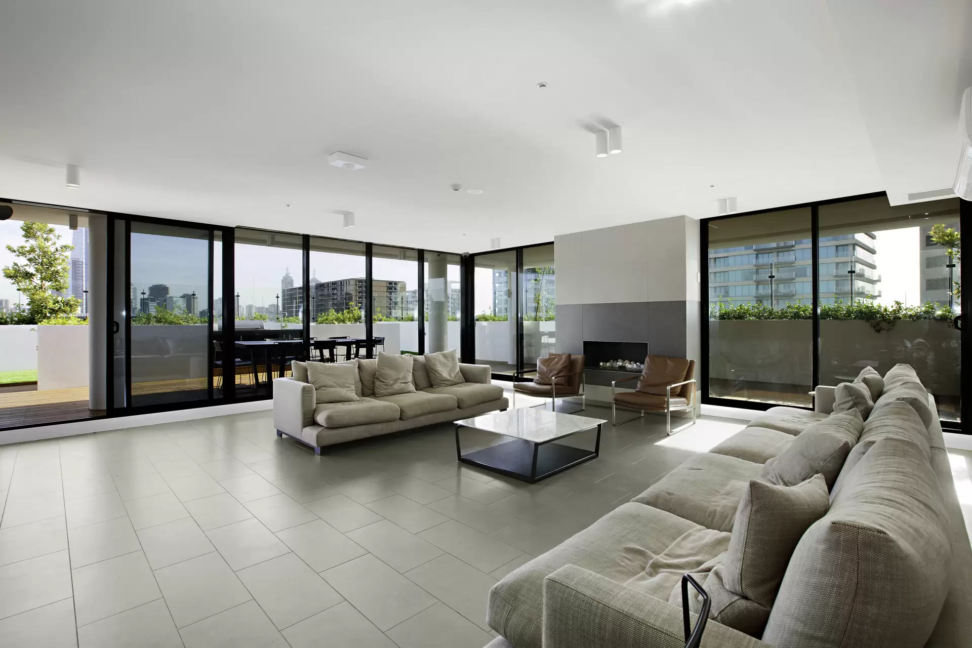 1114/52 Park Street, South Melbourne Leased by Harcourts Melbourne City - image 1