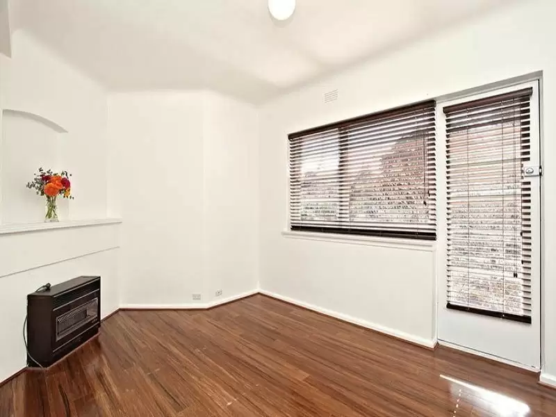 11/161 Wellington Parade South, East Melbourne Leased by Harcourts Melbourne City - image 1