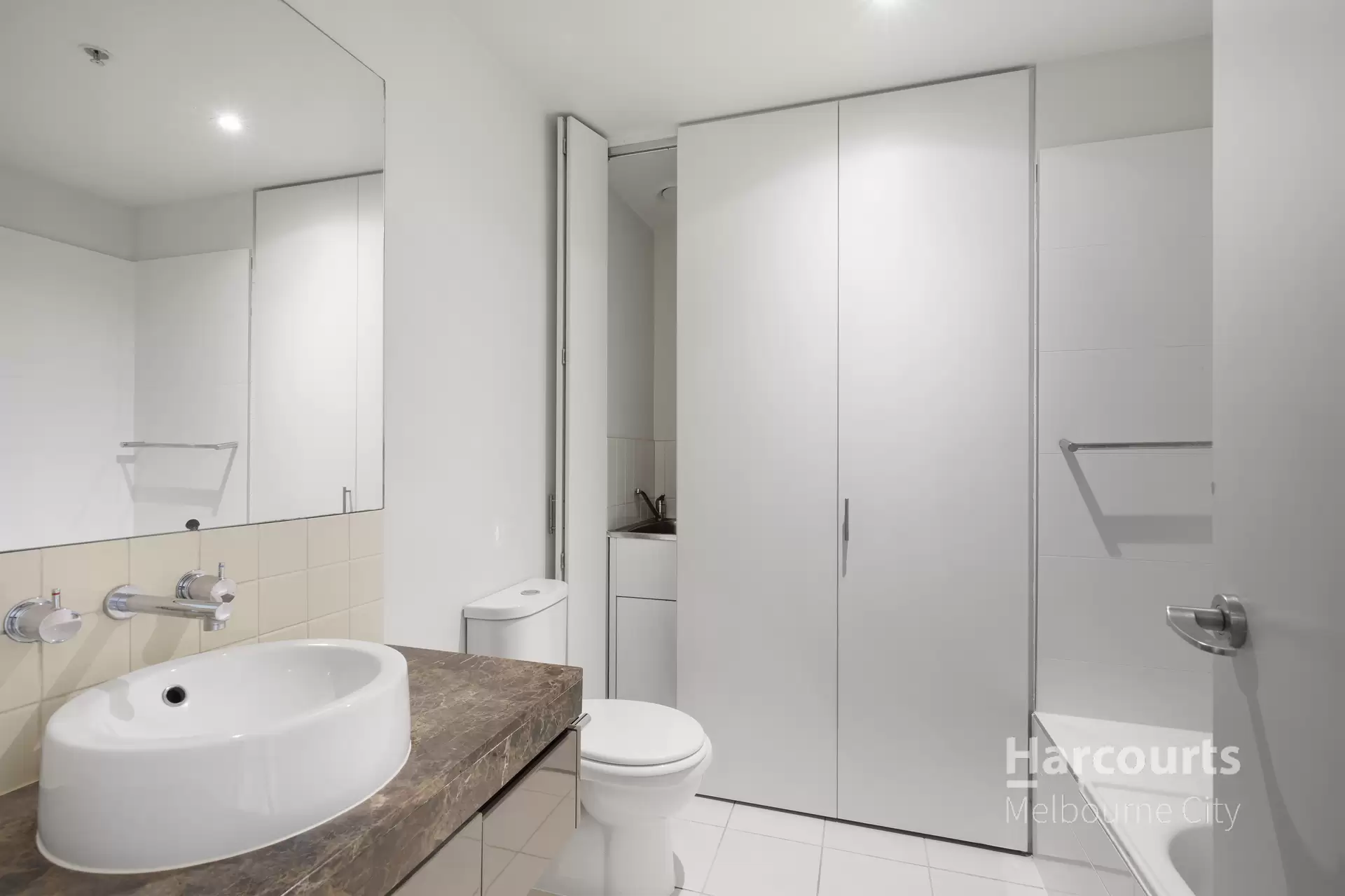 609/166 Rouse Street, Port Melbourne Leased by Harcourts Melbourne City - image 1